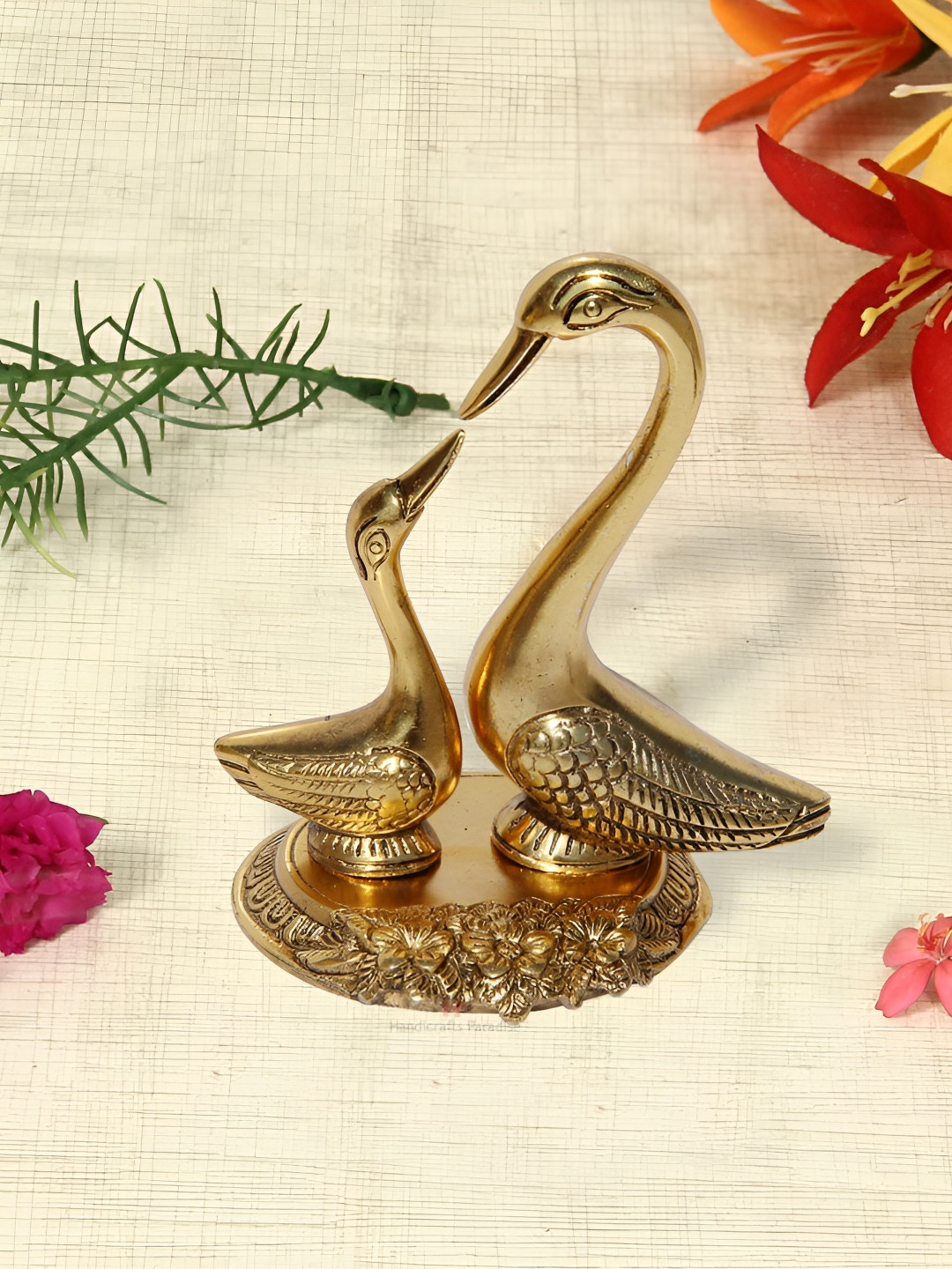 HANDICRAFTS PARADISE Swan Set Gold Metal Metallic Living Room Hand-Crafted Small Showpiece - 9 Inches