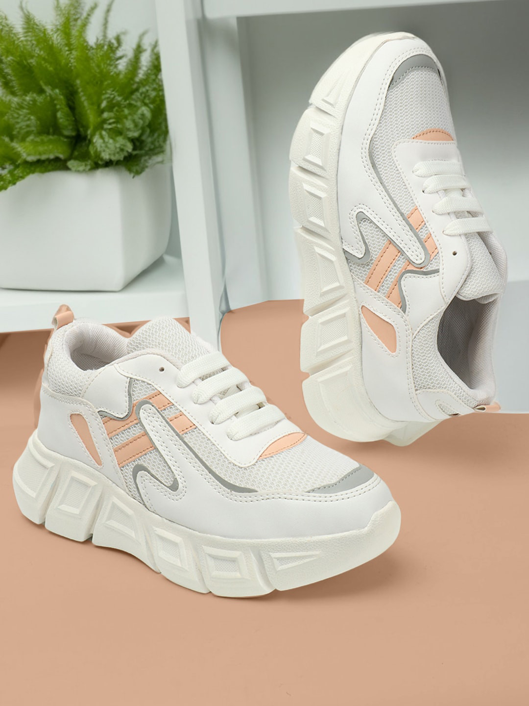 The Roadster Lifestyle Co.Women White & Pink Colorblocked Flatforms Sneakers