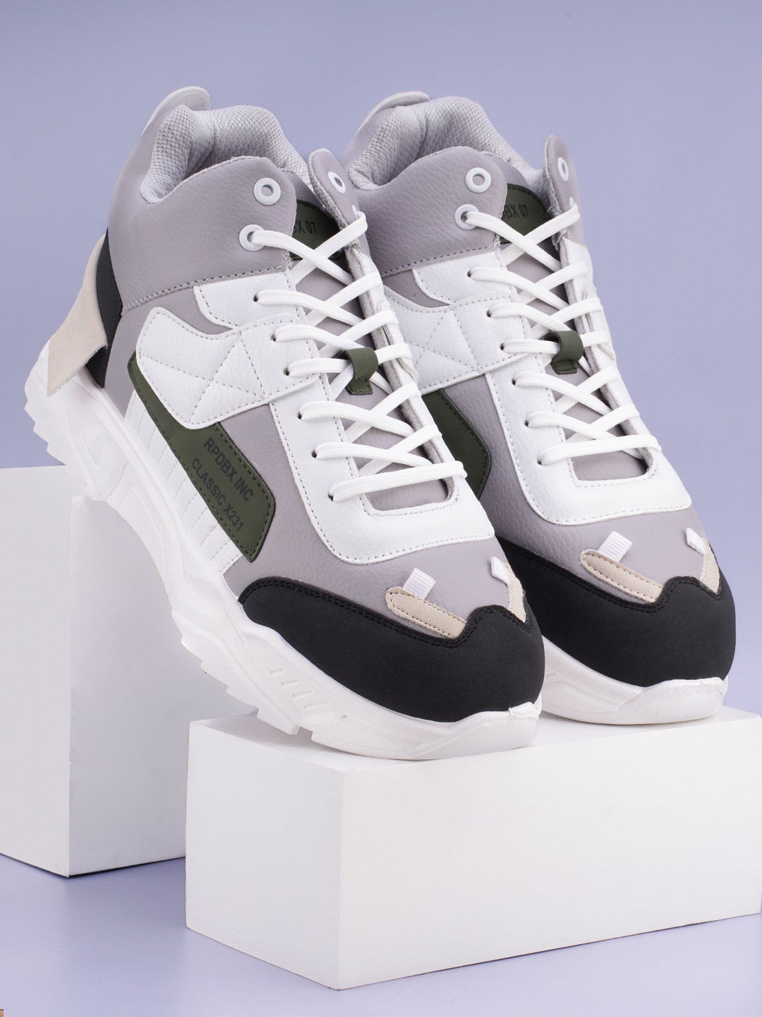 RapidBox Men Colourblocked Sneakers