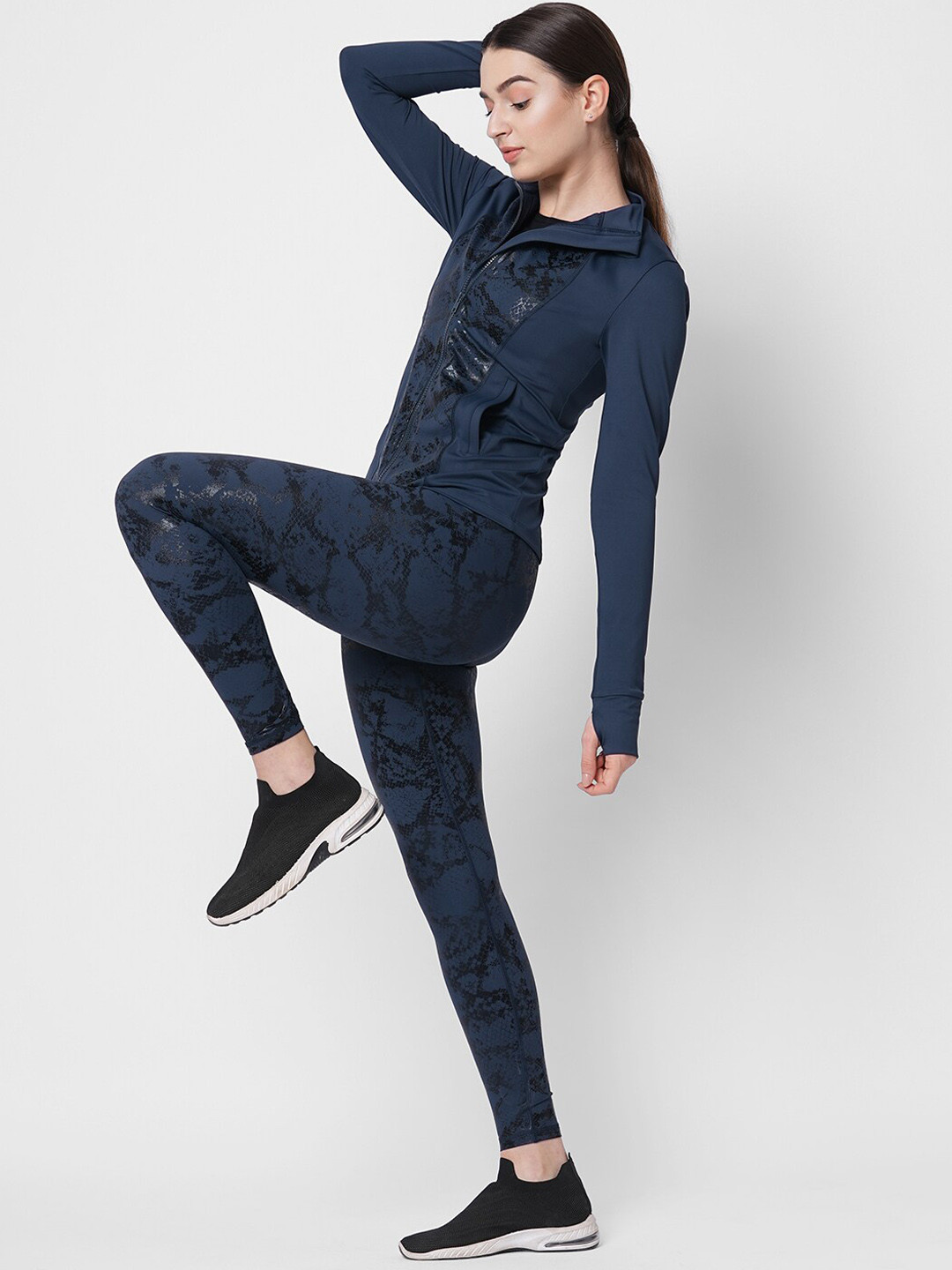 Fitkin Animal Printed Stand Collar Anti Odour Lightweight Sporty Jacket