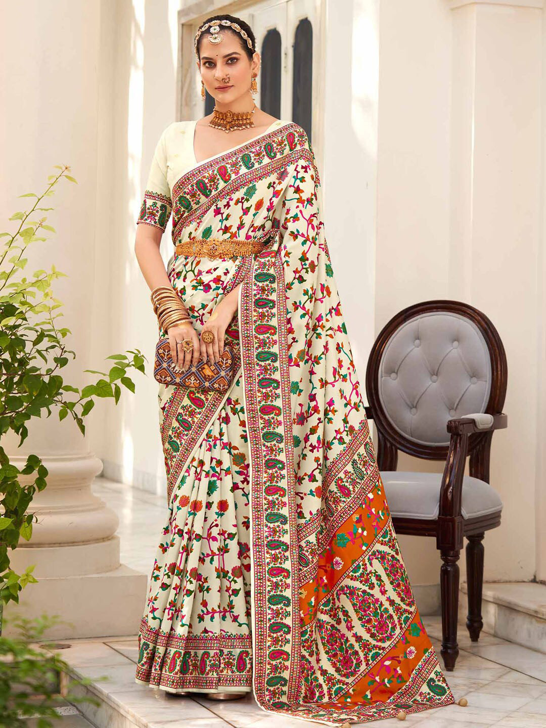 Saree mall Cream-Coloured Floral Printed Bagh Sarees
