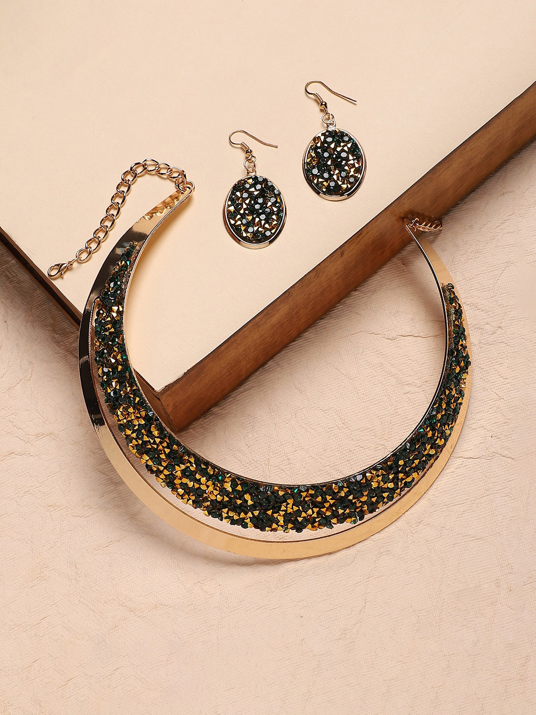 Sangria Gold-Plated Stone-Studded Jewellery Set