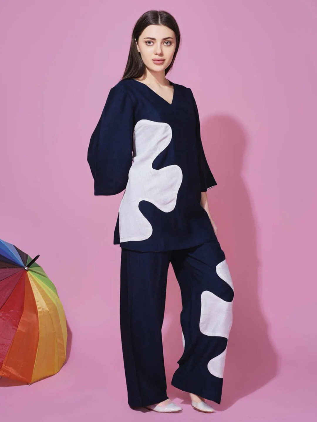 Bannos Swagger Navy Blue & White V-Neck Aplique Detailing Night suit