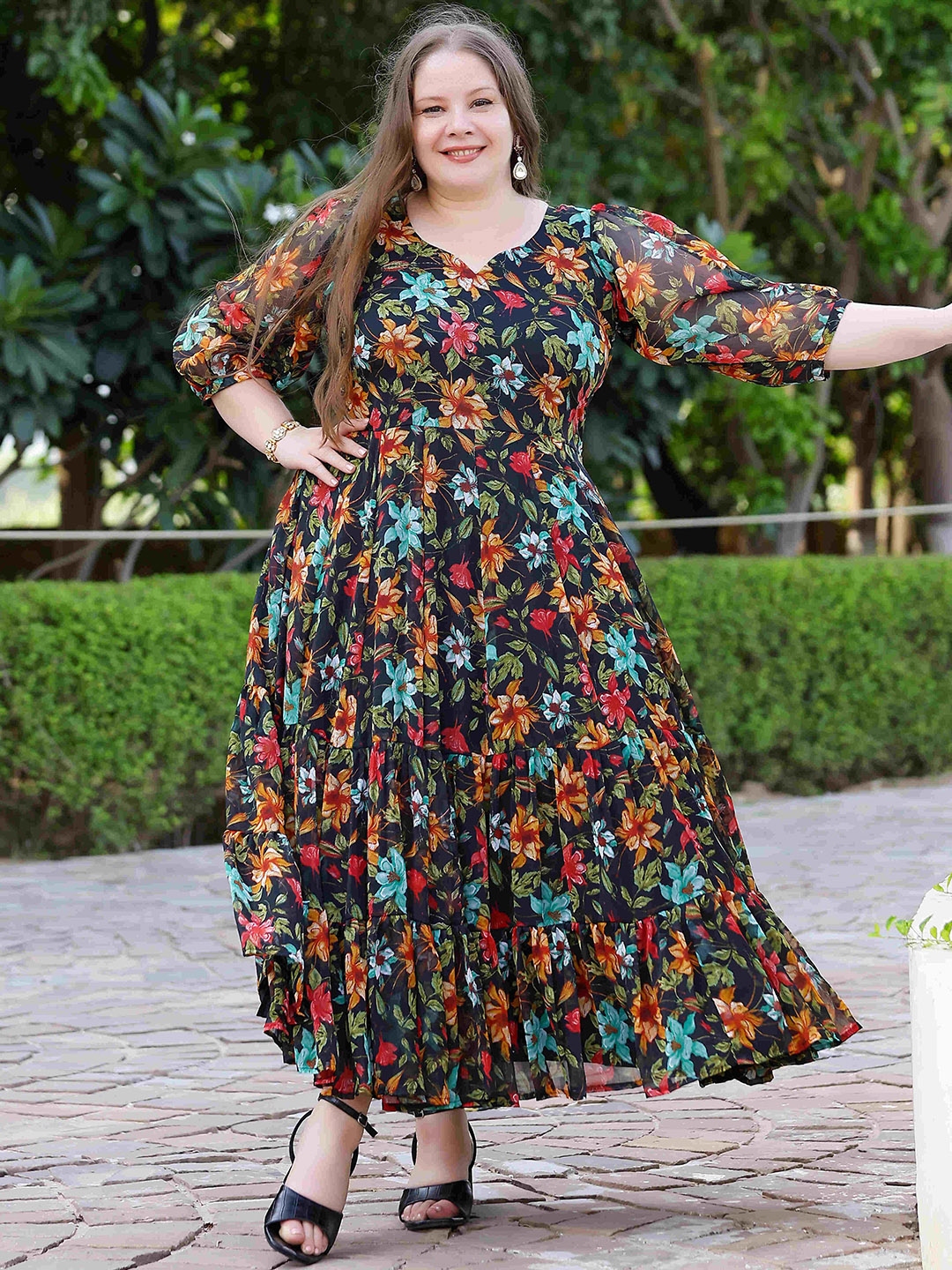 Plus size floral shop maxi dress with sleeves