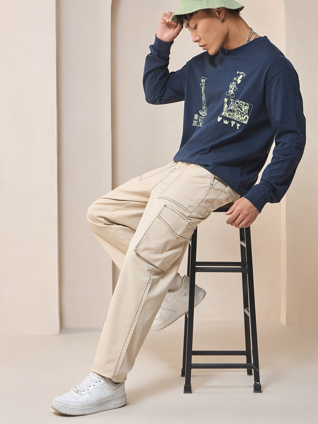 Bewakoof Men Beige Straight Fit Cargo Pants