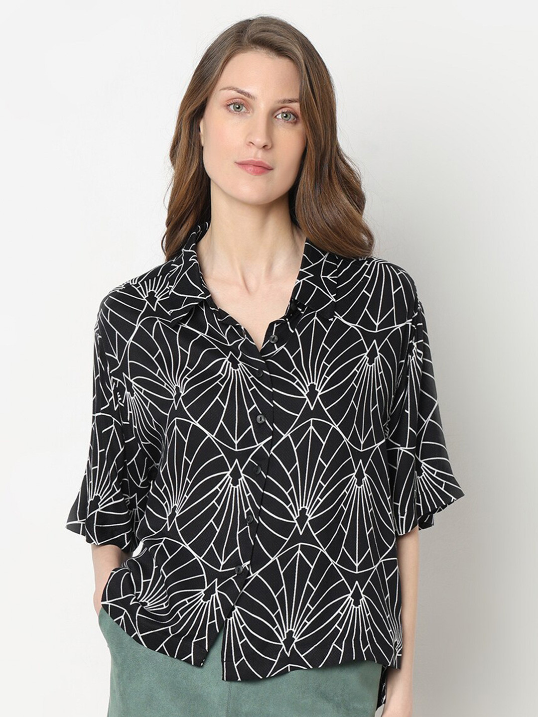 Vero Moda Boxy Geometric Printed High Low Casual Shirt