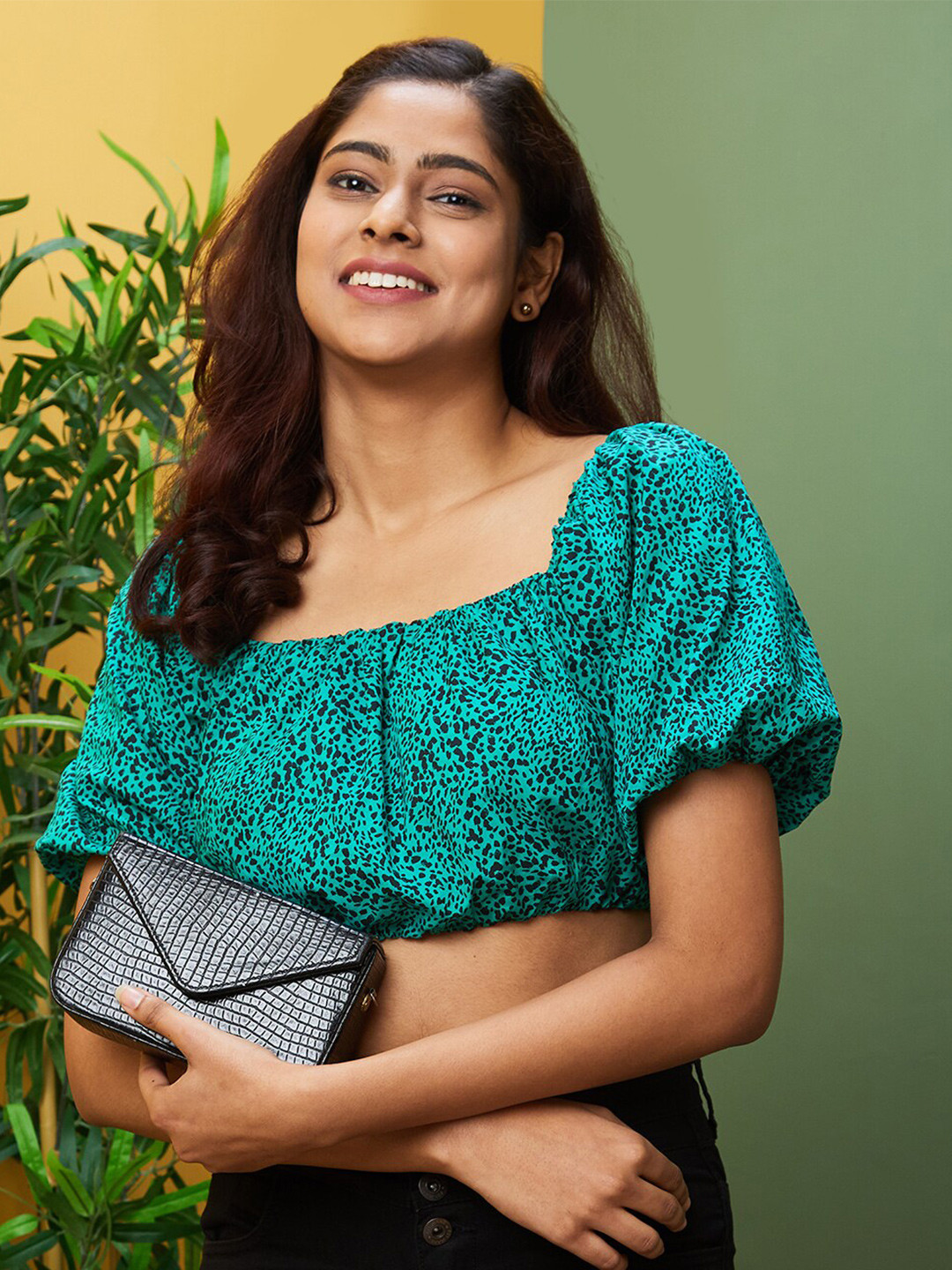 Globus Green Animal Printed Puff Sleeve Pure Cotton Crop Top