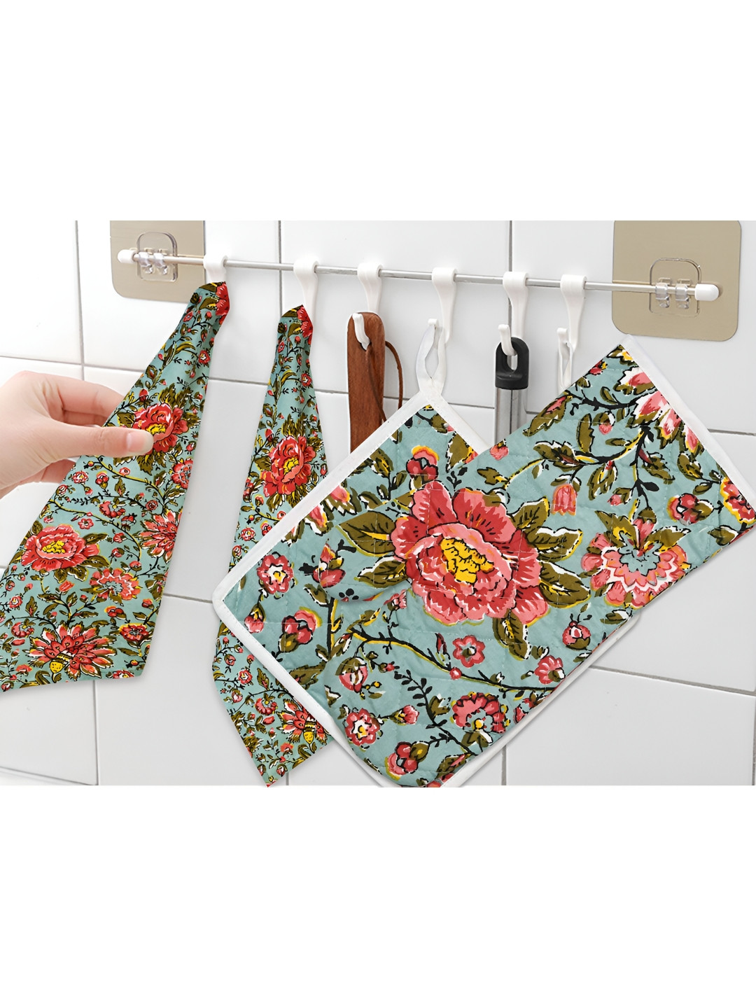Texstylers Red 4 Pieces Printed Cotton Kitchen Linen Sets