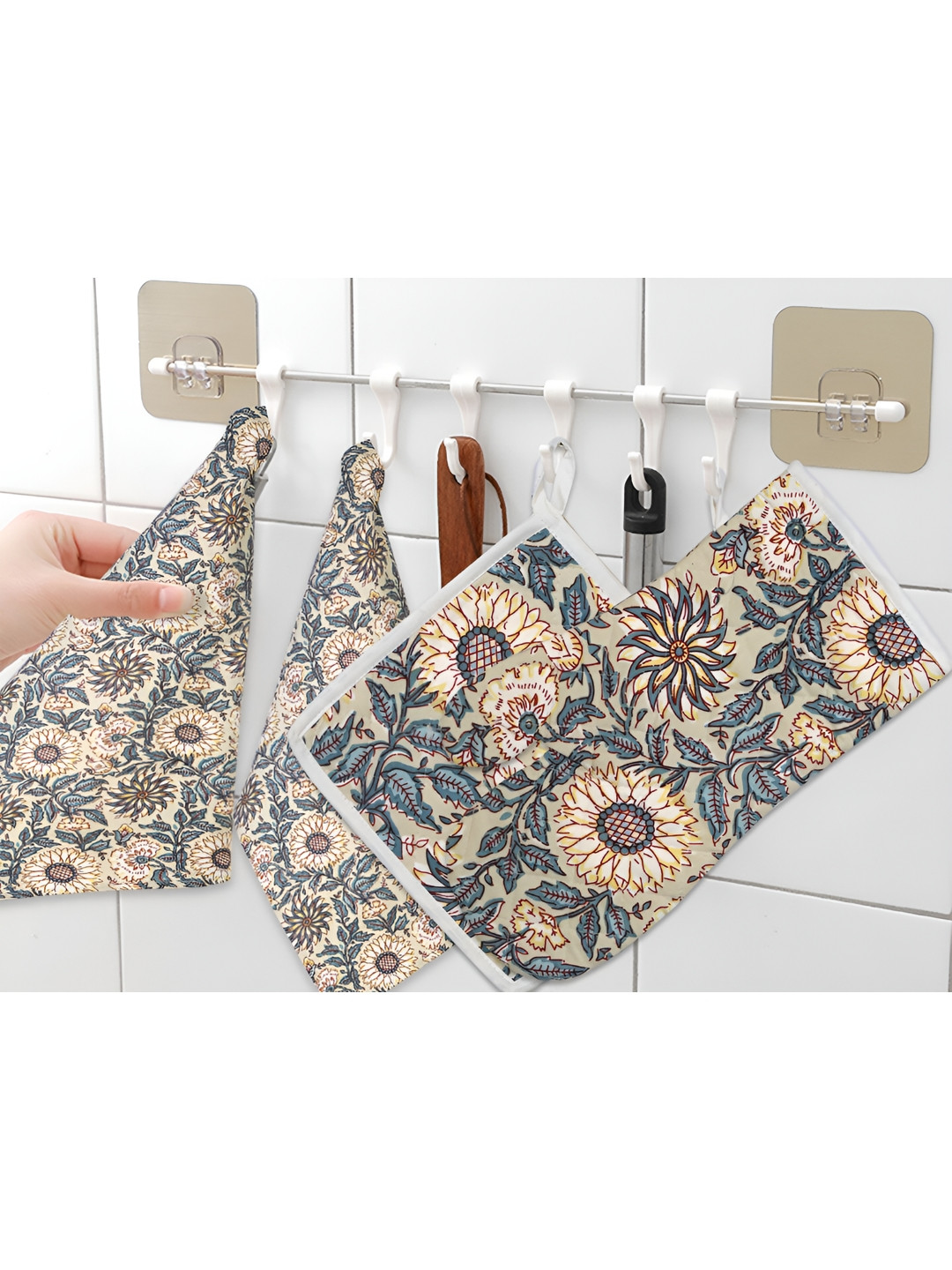 Texstylers 4 Pieces Beige & Grey Printed Kitchen Linen Set