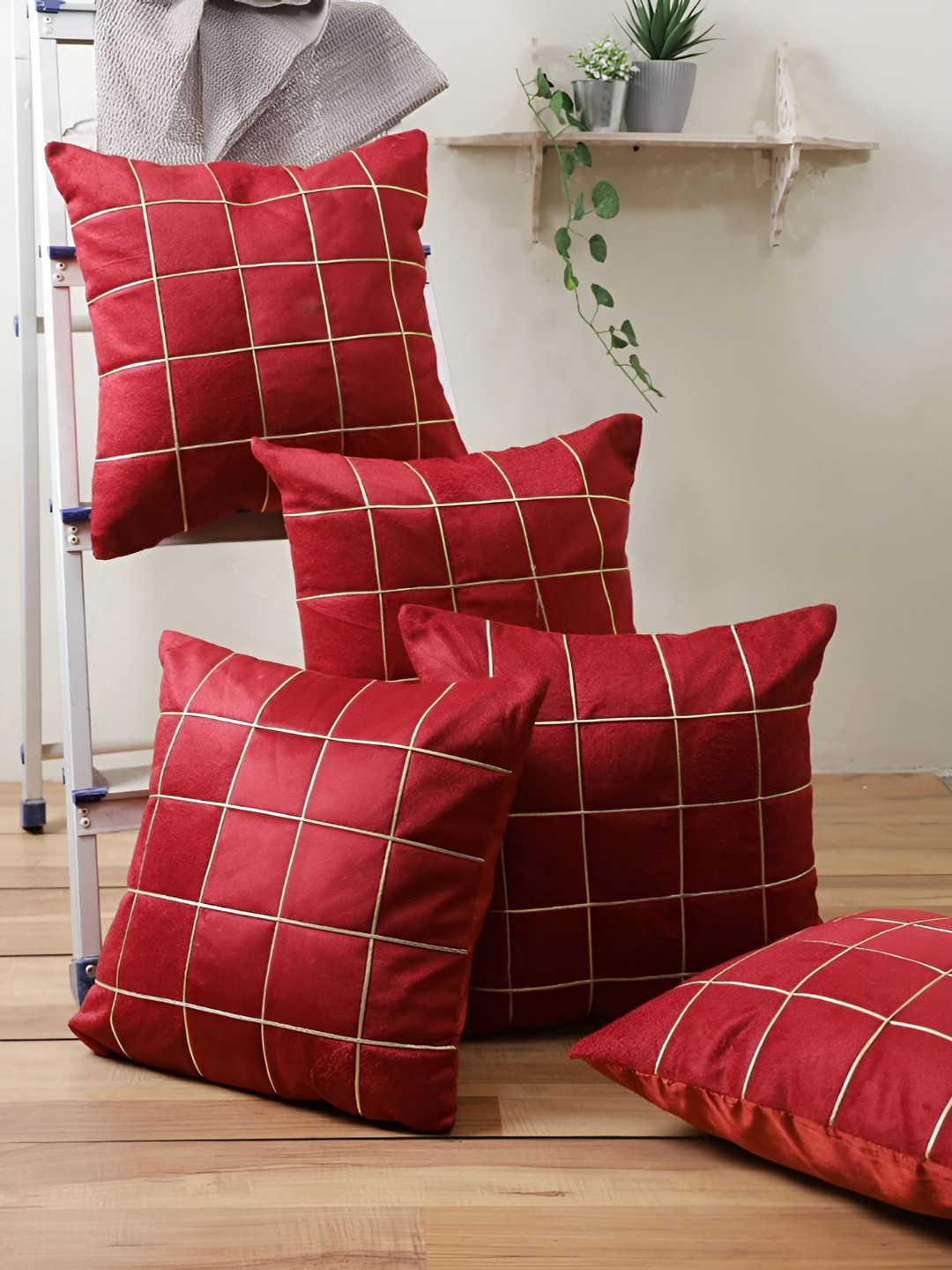 Stuff N' Fluff Red 5 Pieces Checked Square Cushion Covers