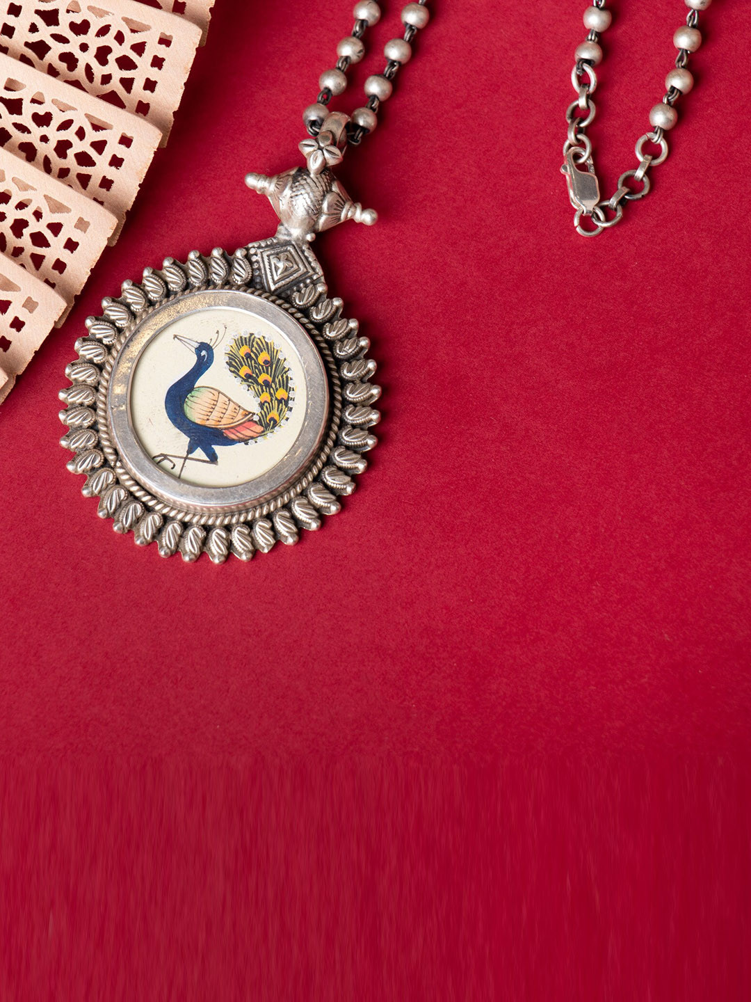 Shyle 925 Sterling Silver Moh Hand Painted Peacock Circular Pendant With Chain