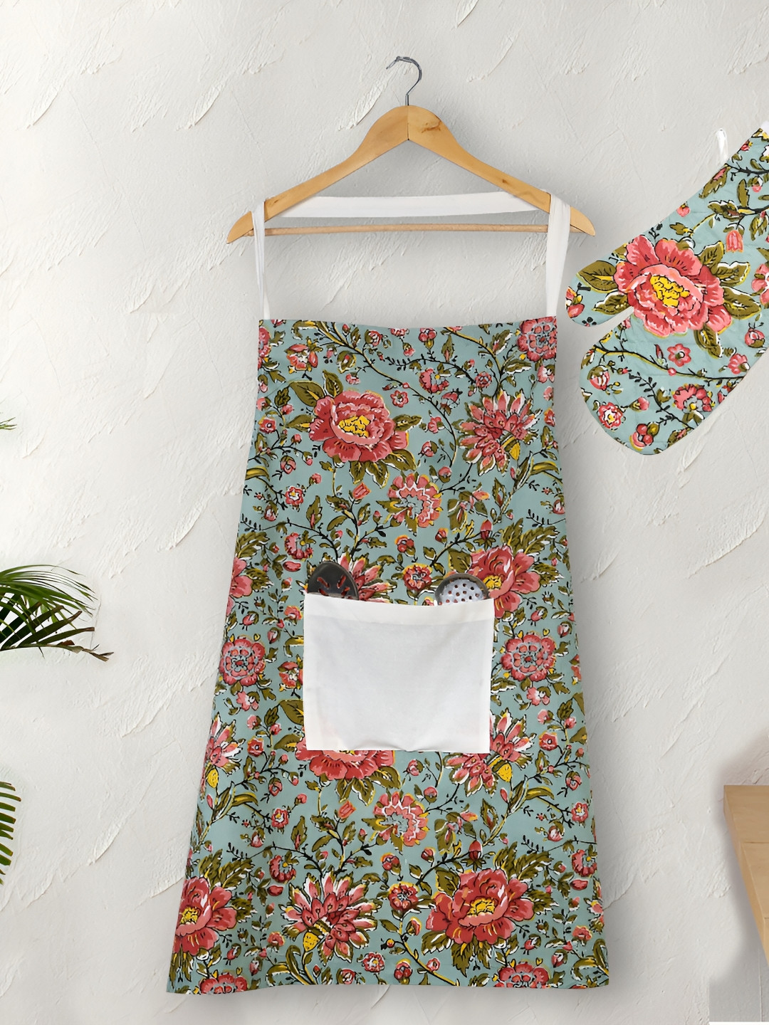 Texstylers Blue & Red 3 Pieces Printed Cotton Kitchen Linen Set