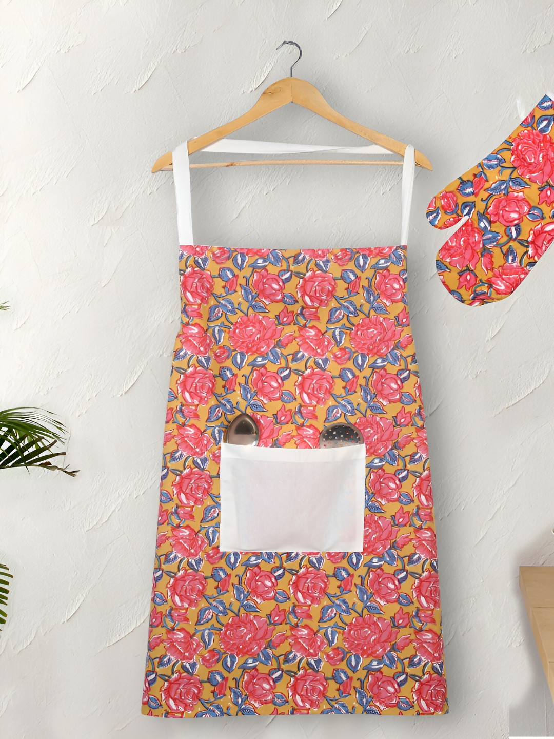 Texstylers Red & Mustard Floral Printed Cotton Oven Glove & Apron