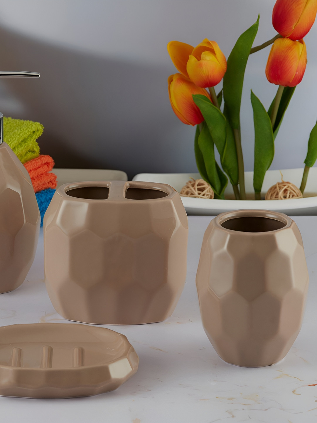 Kookee Brown 4 piece Abstract Ceramic Bath Accessories Set