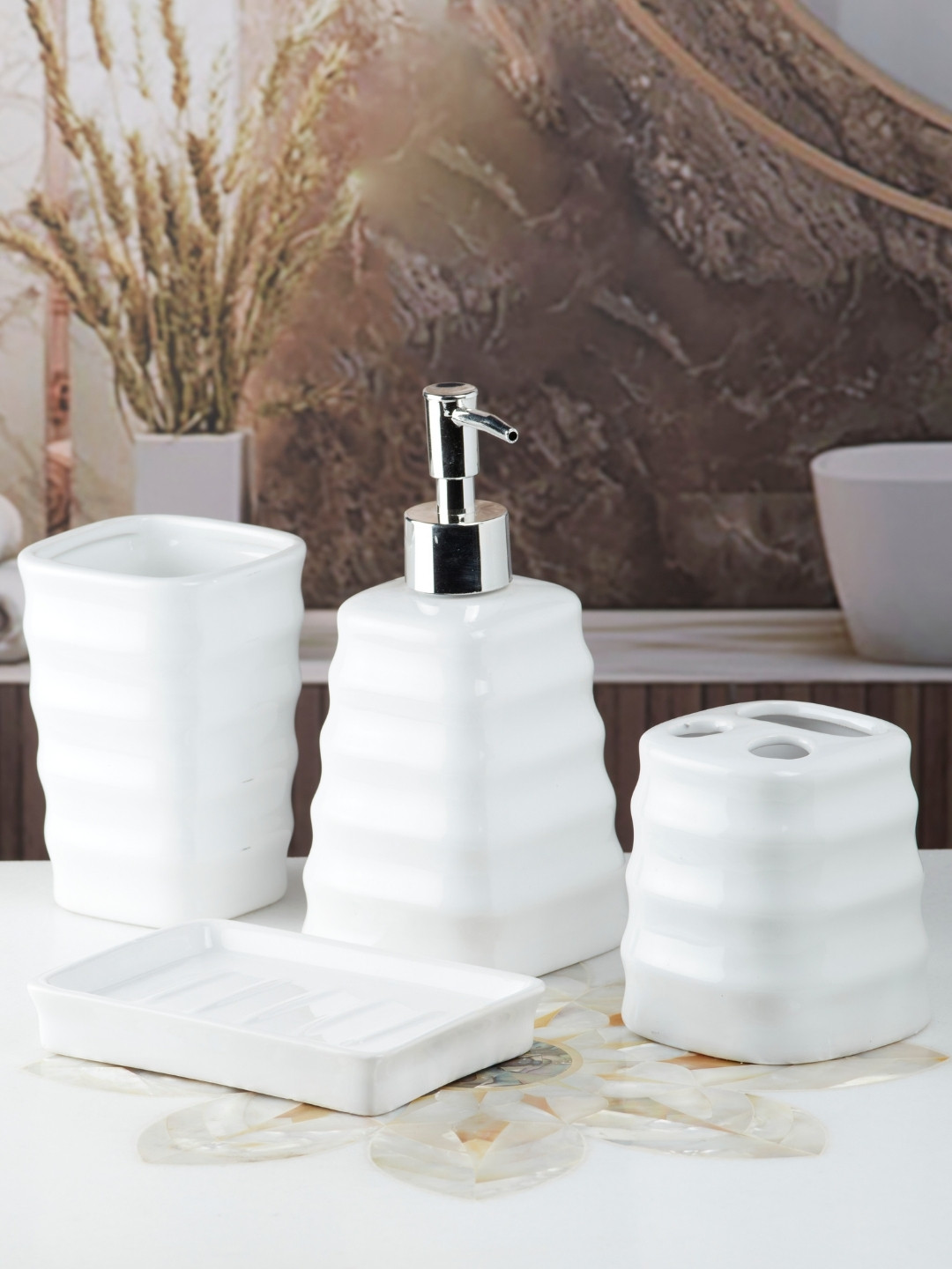 Kookee White 4 Pieces Abstract Ceramic Bath Accessories Set