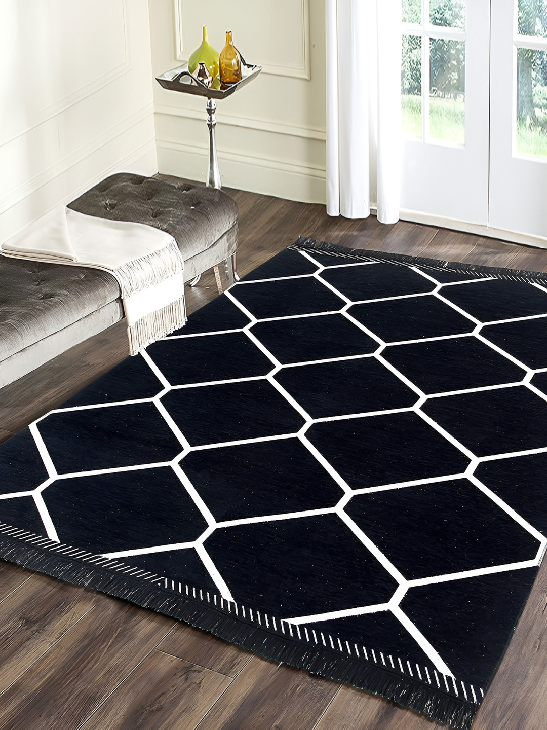 Sparrow world Black & White Geometric Living Room Carpet