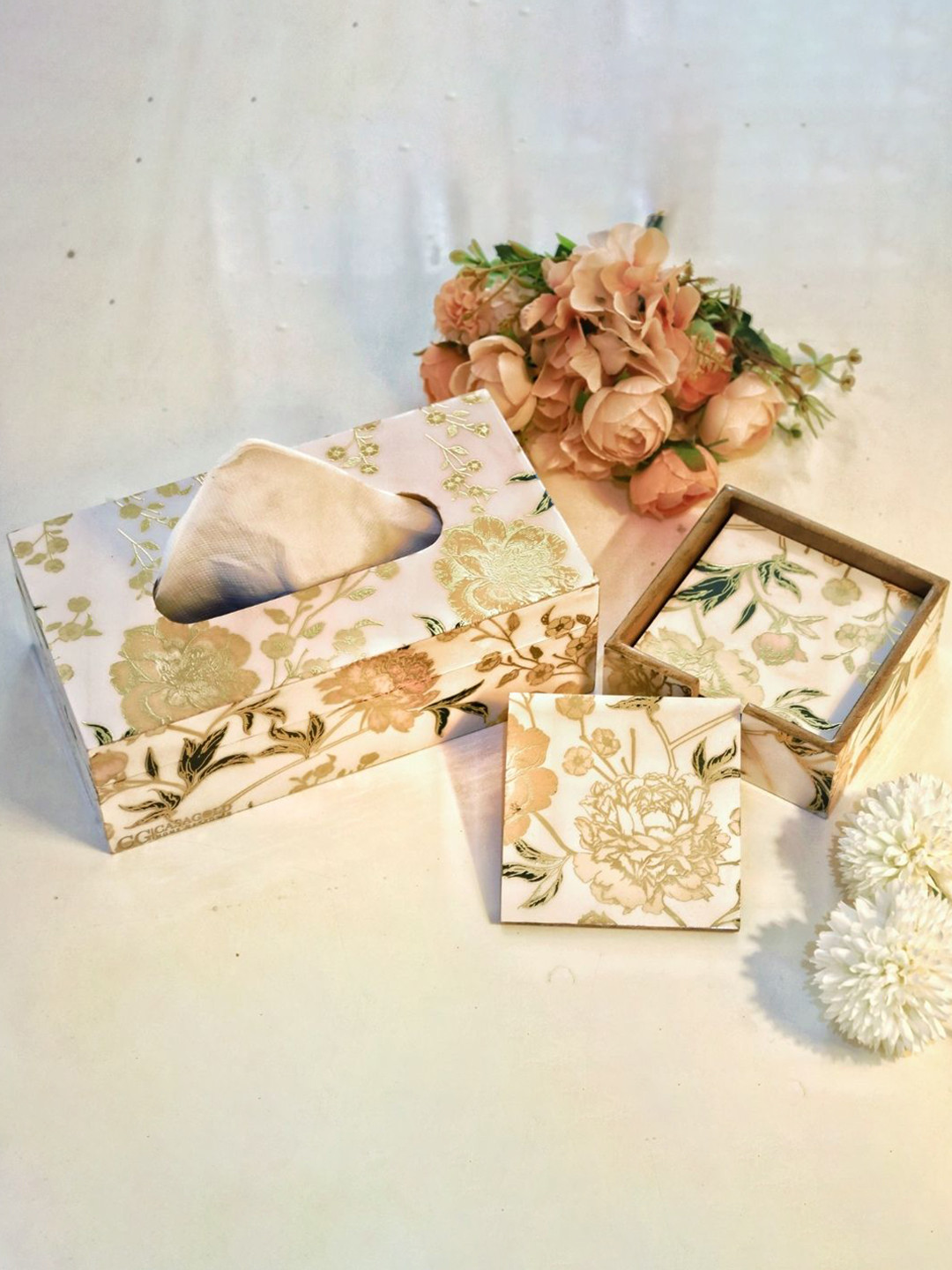 CasaGold Yellow  White 6 Pieces Floral Printed Wooden Square Coasters With Tissue Box