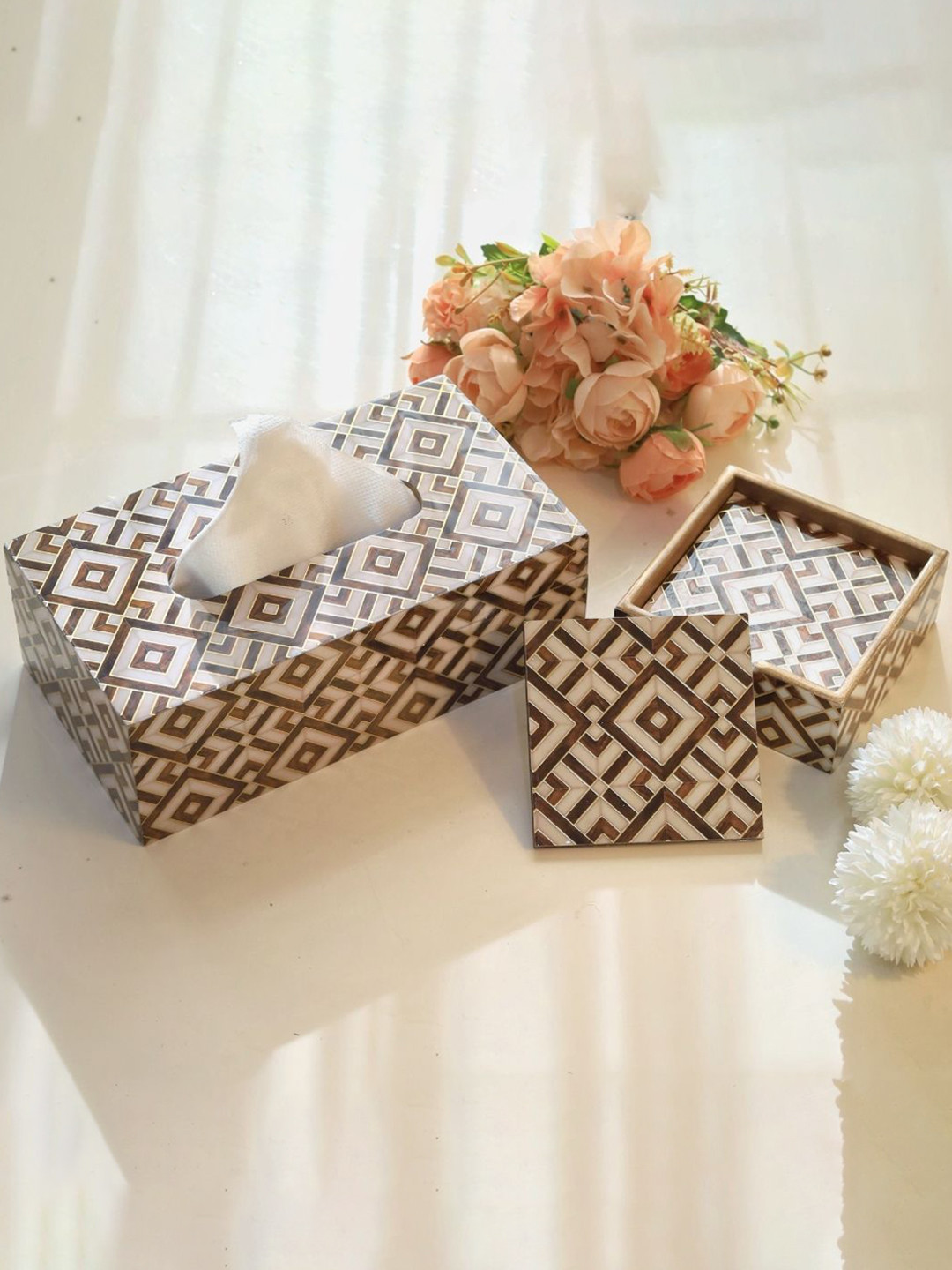 CasaGold Brown & White 6 Pcs Geometric Printed Wooden Square Coasters With Tissue Box