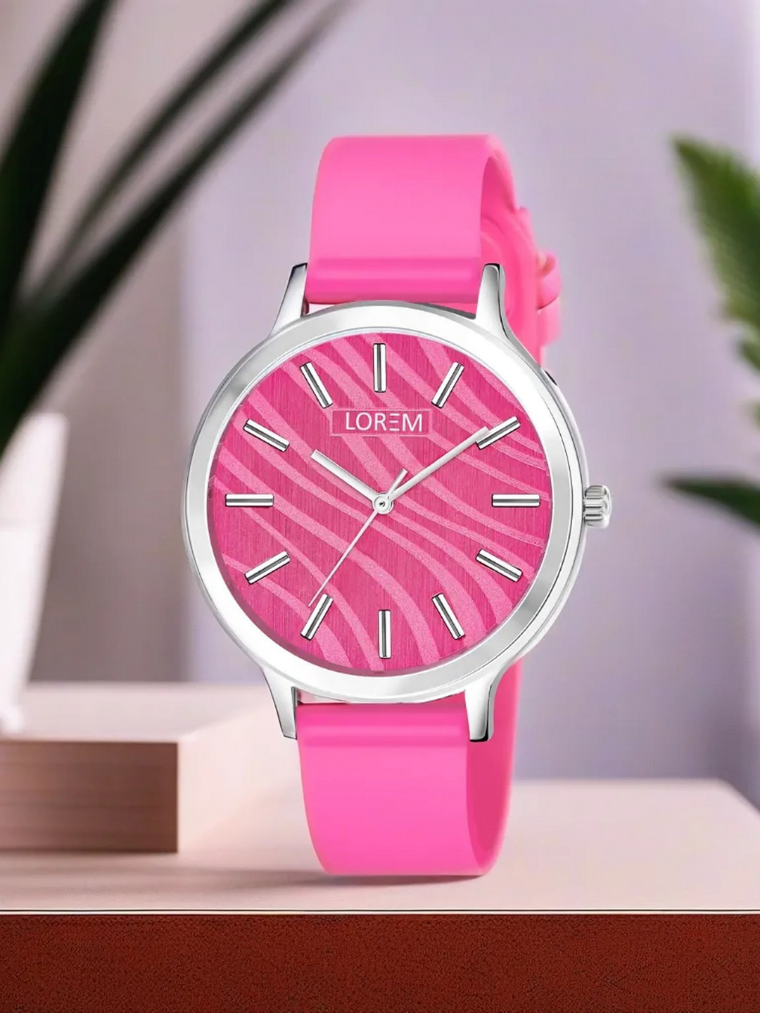 LOREM Women Printed Round Dial Analogue Watch LR350