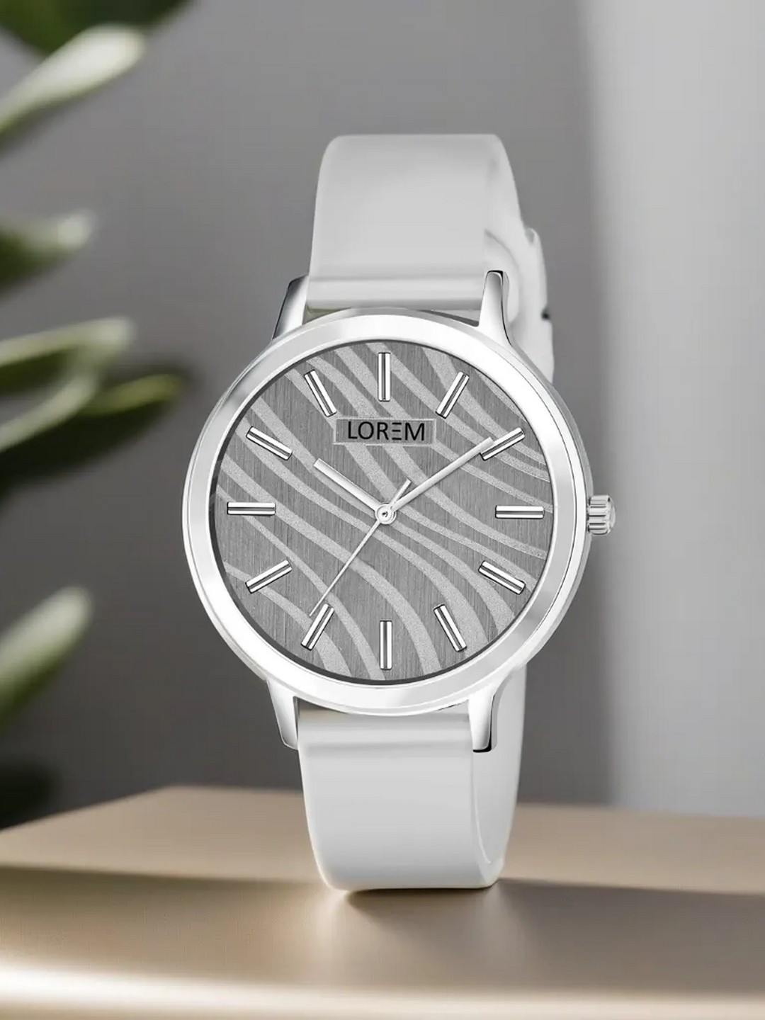 LOREM Women Printed Round Dial Analogue Watch LR348