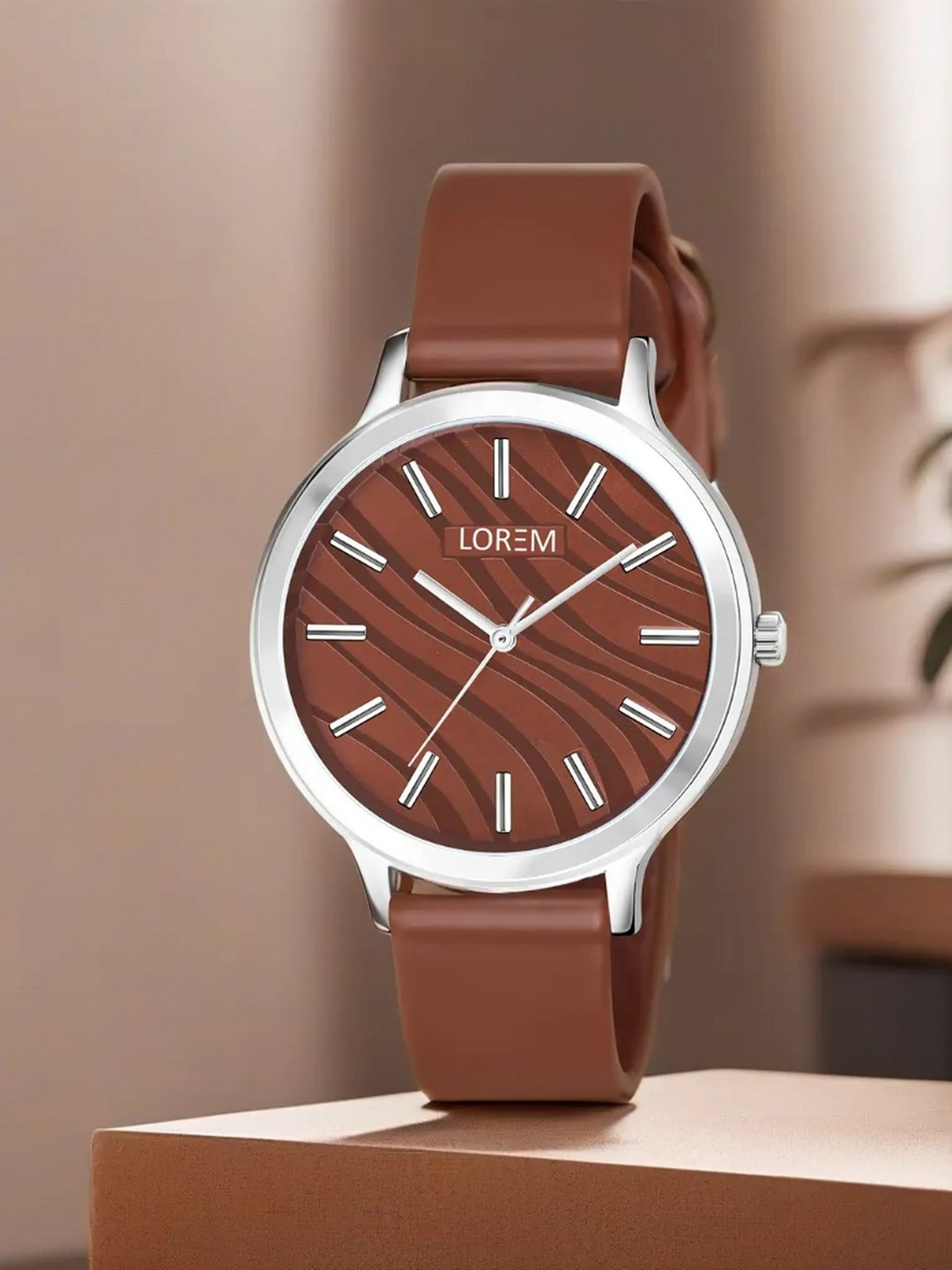 LOREM Women Textured Analogue Watch LR347