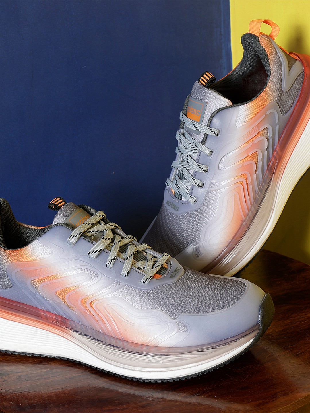 Koburg Men Textured Round Toe Running Shoes