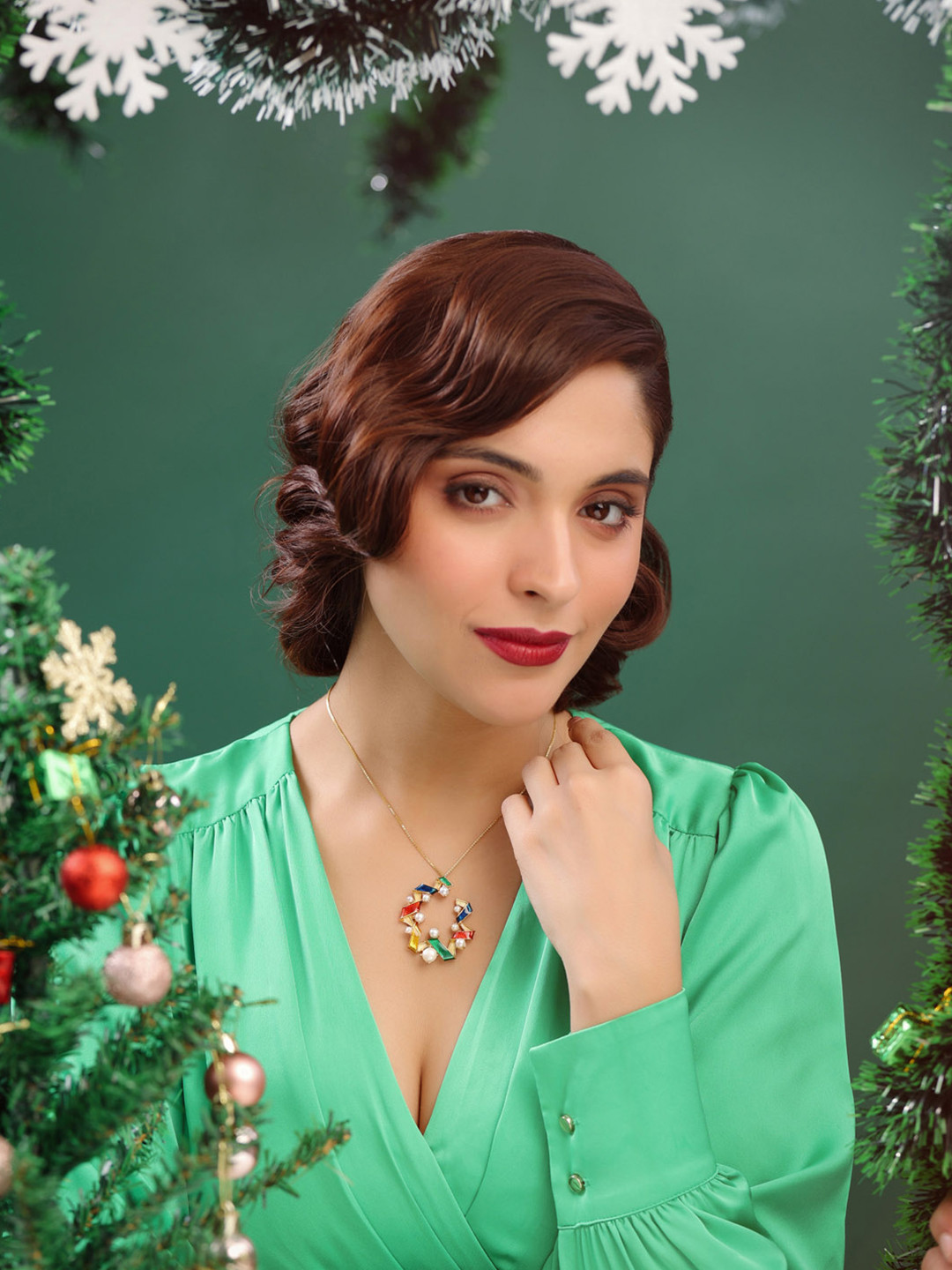 Kicky And Perky 925 Sterling Silver Gold-Plated Enamel Pearl Studded Pendant With Chain