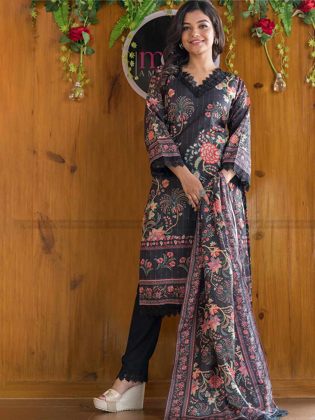 White World Floral Printed Thread Work Kurta With Trousers & Dupatta
