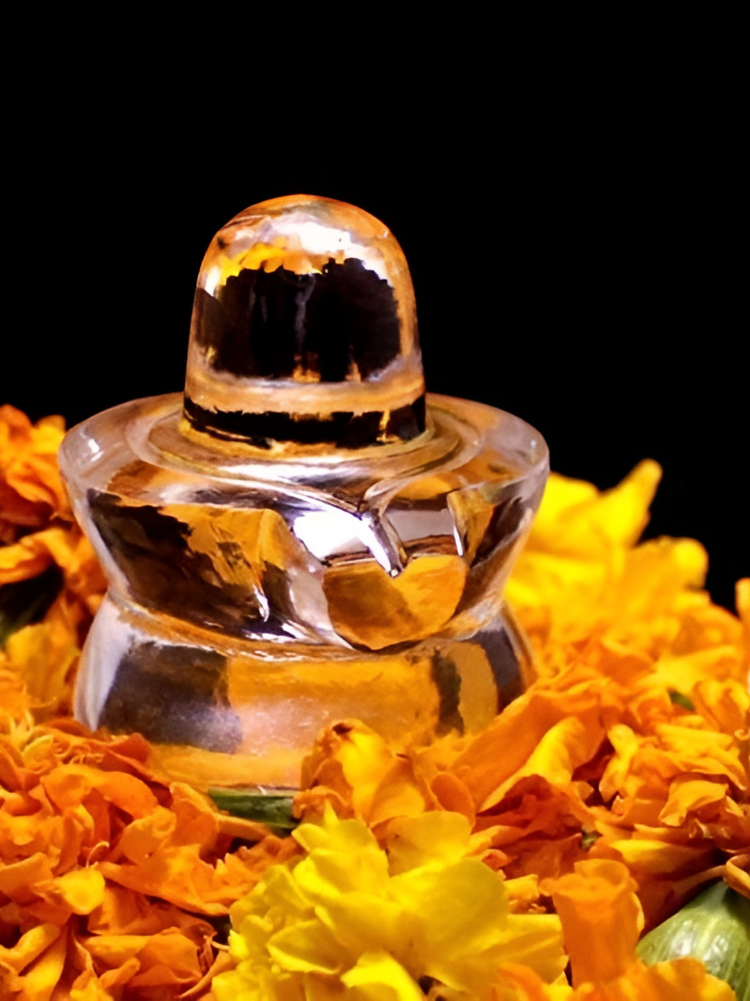 Navyaksh Shivling God Shiva Transparent Crystal Glossy Prayer Room Small Showpiece - 5.9 Inches