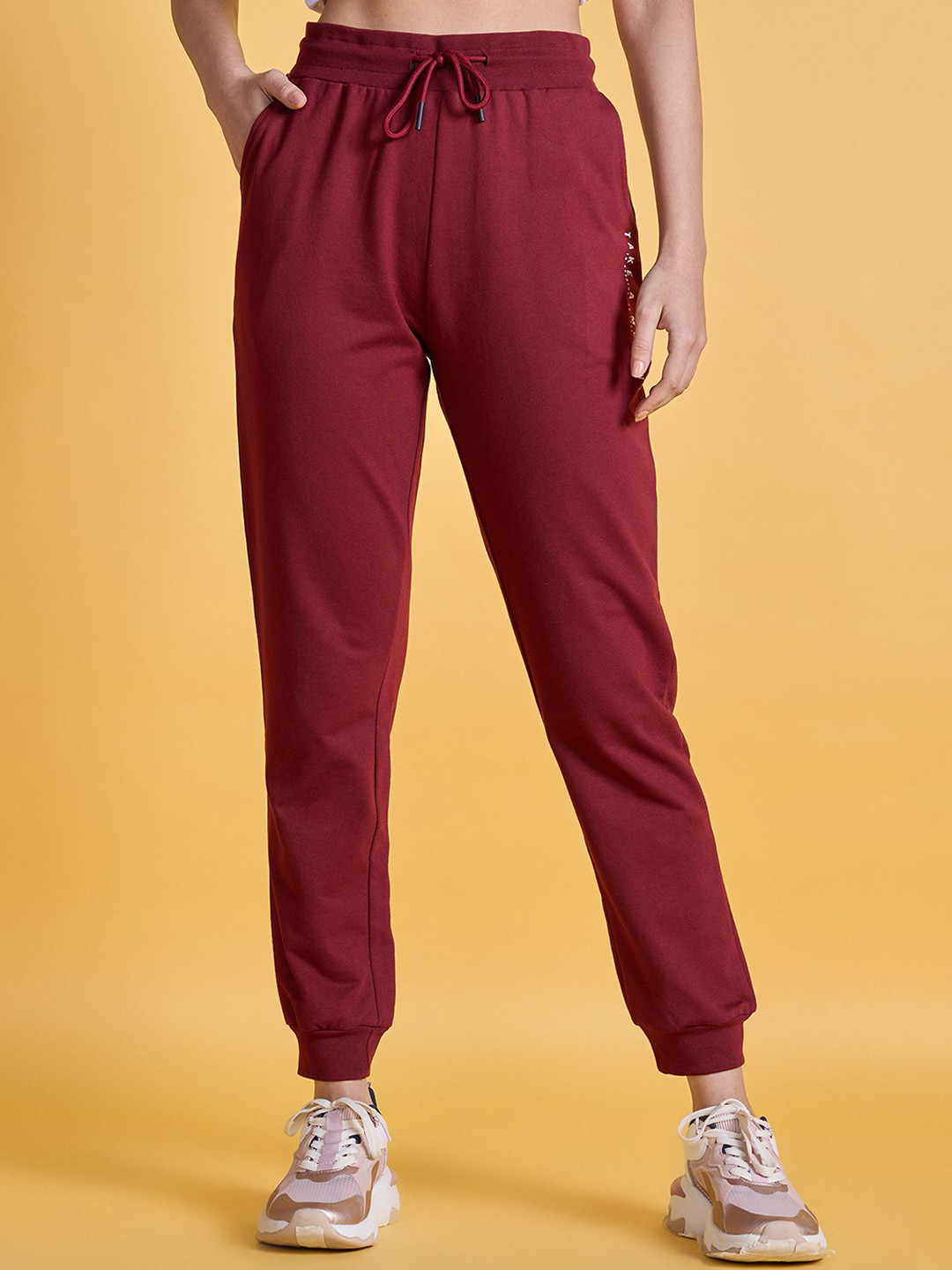 Nykd Women Solid Iconic All Day Relaxed-Fit Mid-Rise Cotton Joggers