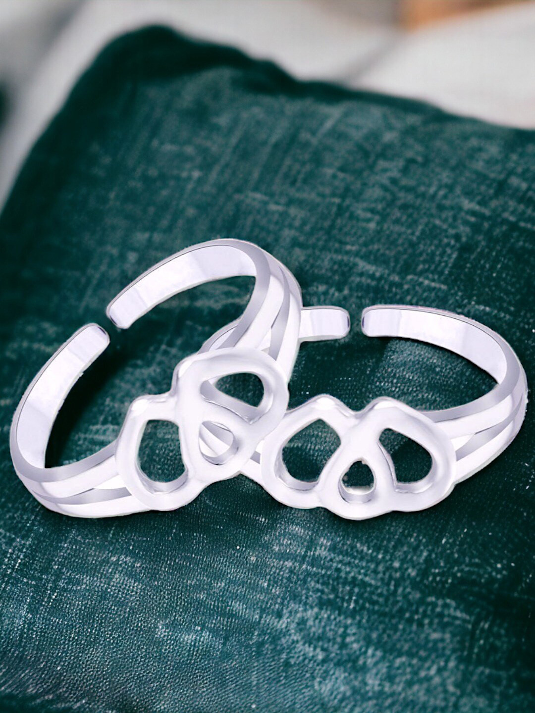 Taraash 925 Sterling Silver Double Heart Toe Rings