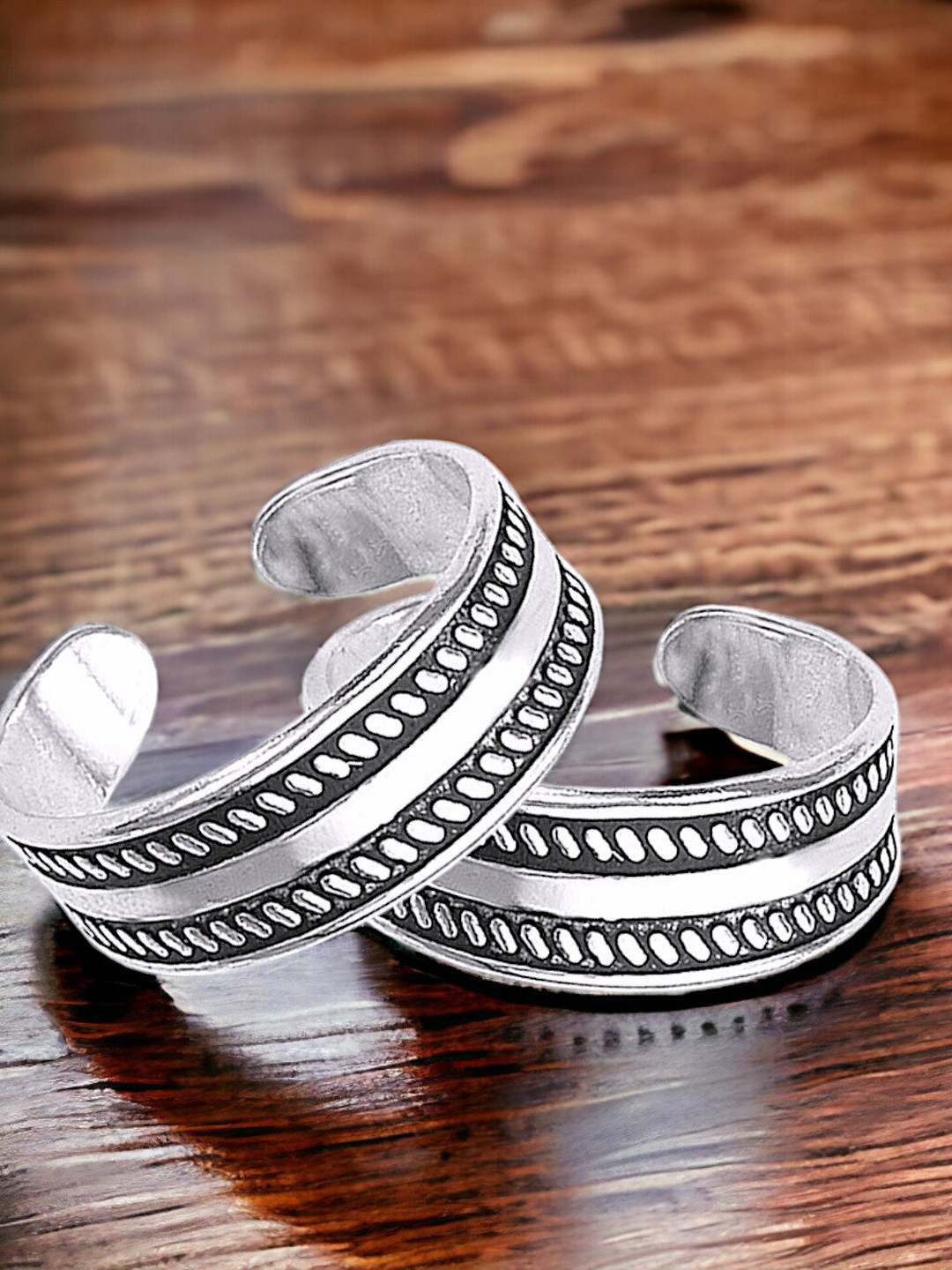 Taraash Set of 2 Silver-Plated Adjustable Toe Rings