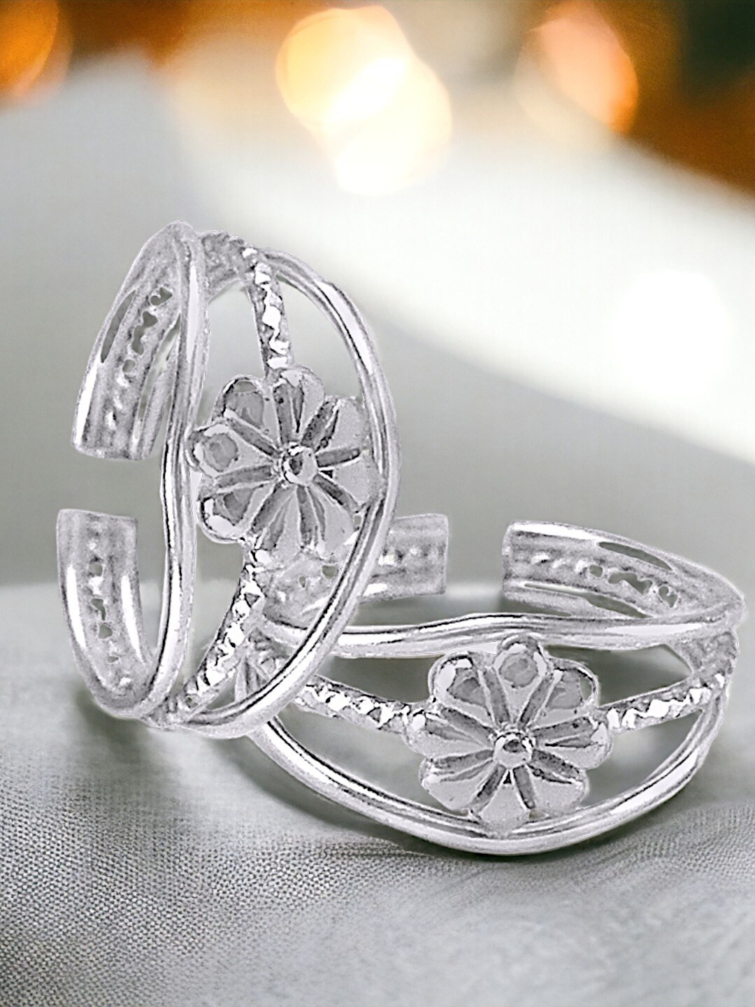 Taraash Floral Toe Rings