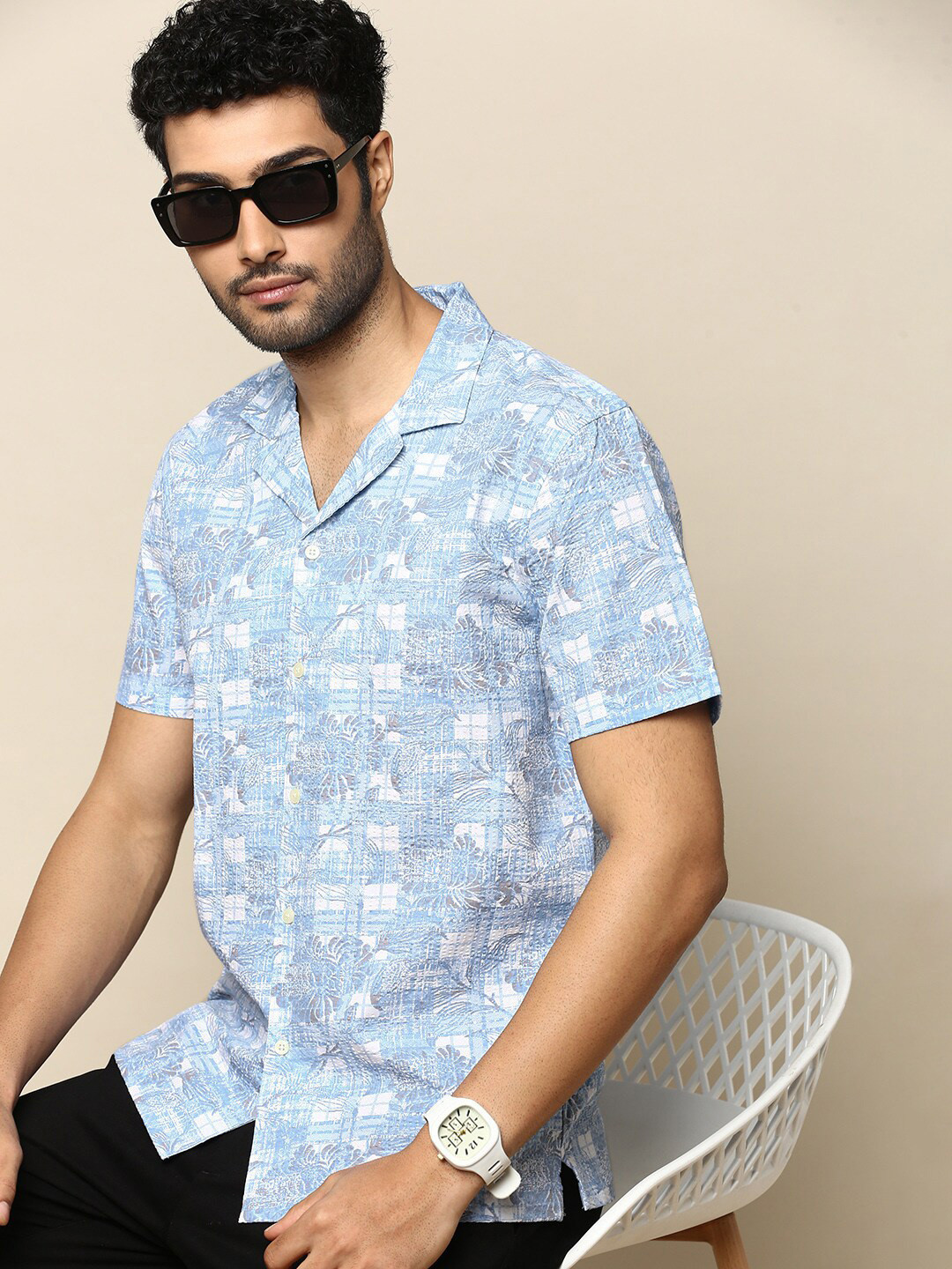 INVICTUS Club Slim Fit Floral Printed Cotton Casual Shirt