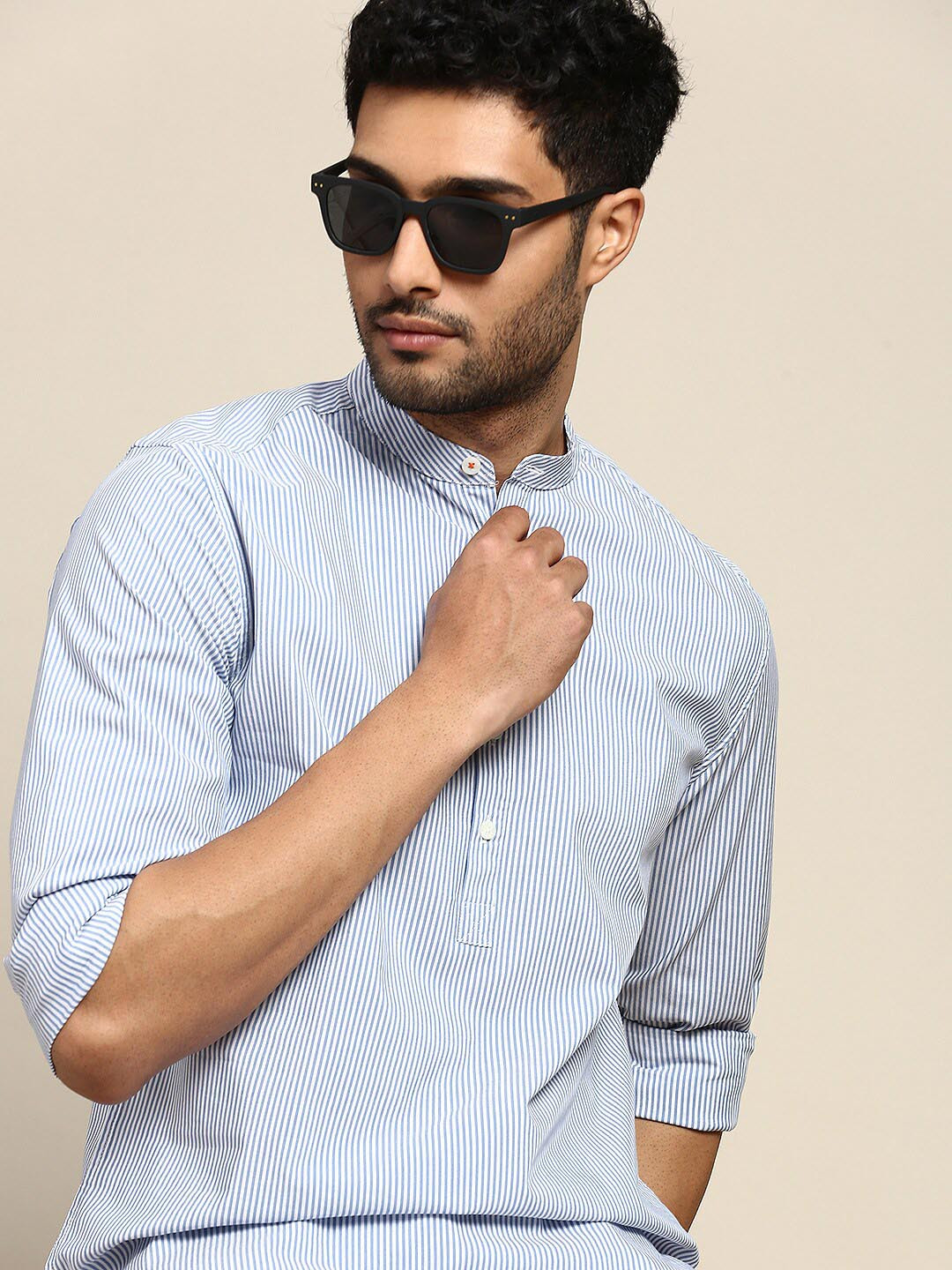 INVICTUS Sport Vertical Stripes Slim Fit Cotton Casual Shirt