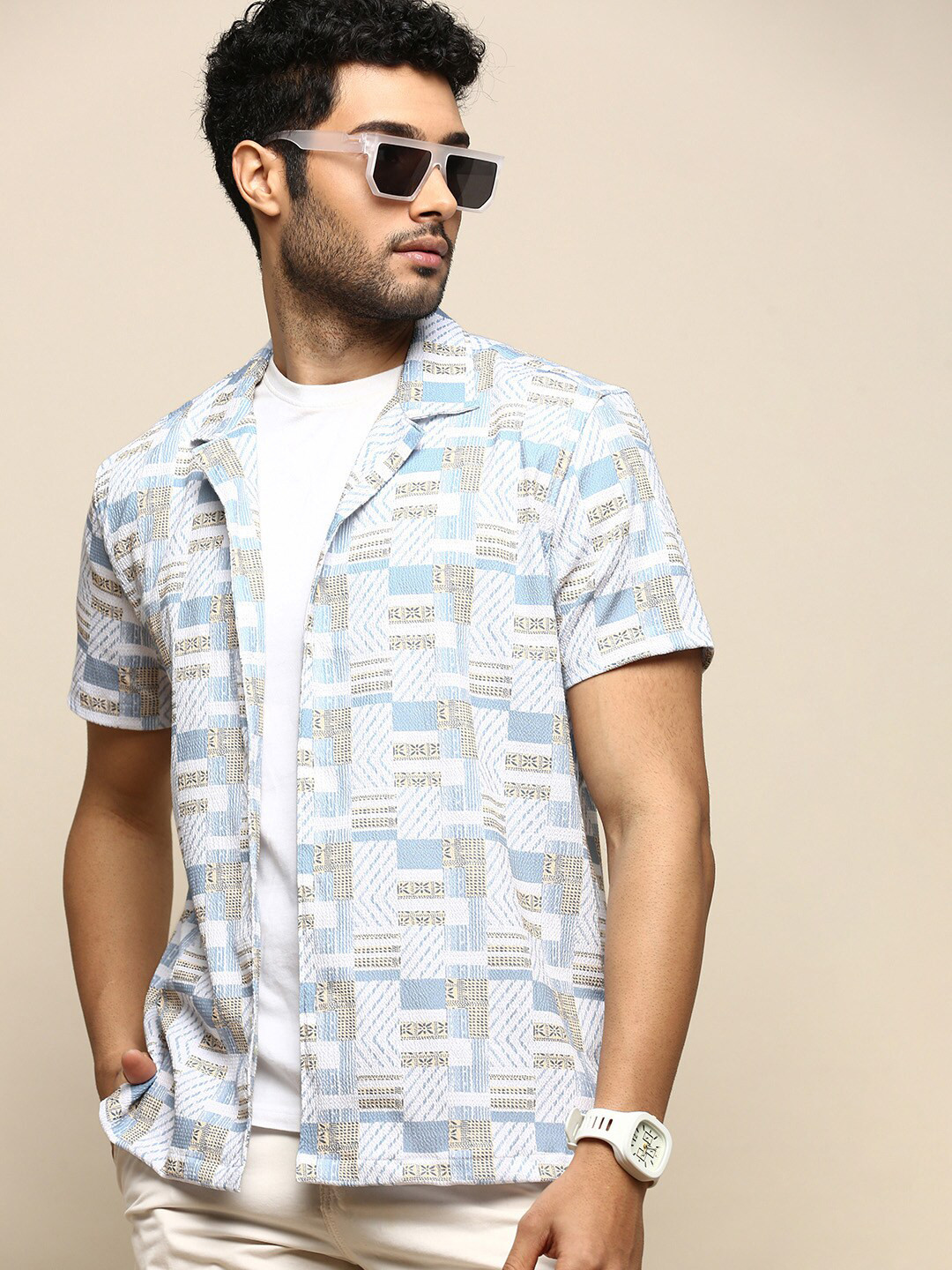 INVICTUS Club Slim Fit Geometric Printed Cuban Collar Seersucker Weave Cotton Casual Shirt