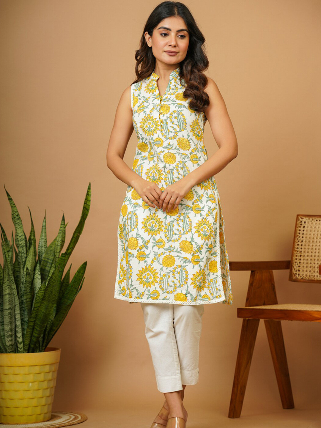 Adveta Floral Block Print Thread Work Mandarin Collar Straight Kurta