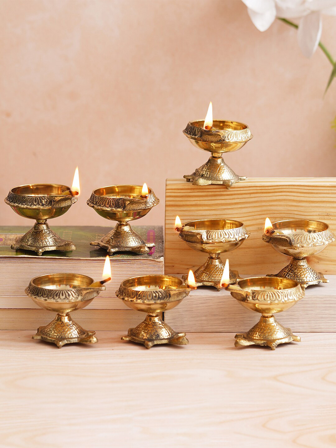 eCraftIndia 8 Pieces Beige Diyas With Tortoise Base