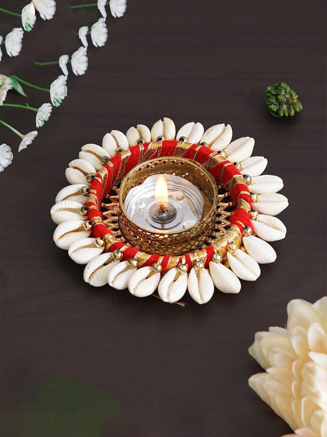 eCraftIndia Gold Toned & Red Round Shaped Candle Holder