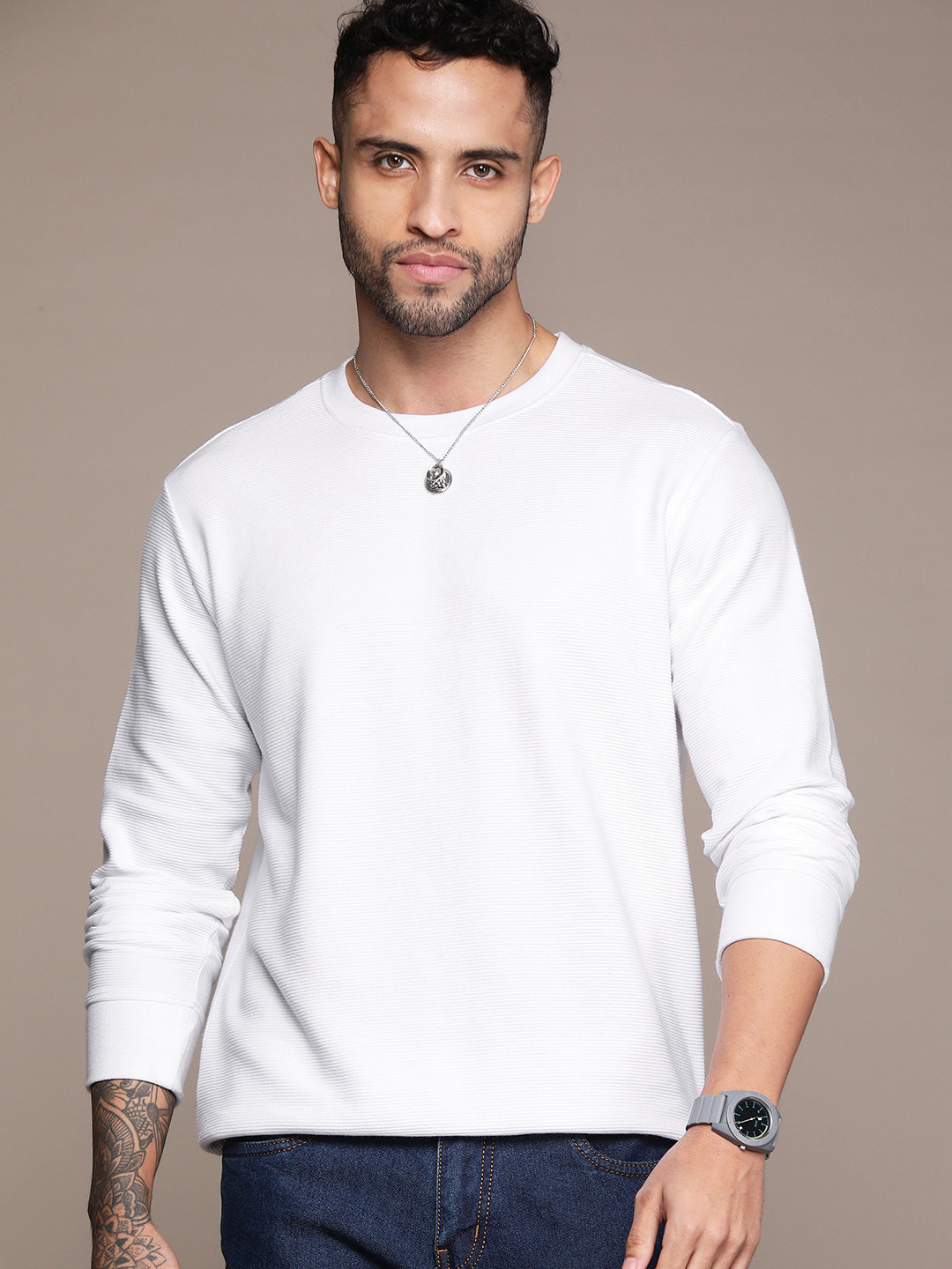 Roadster Men Solid T-shirt