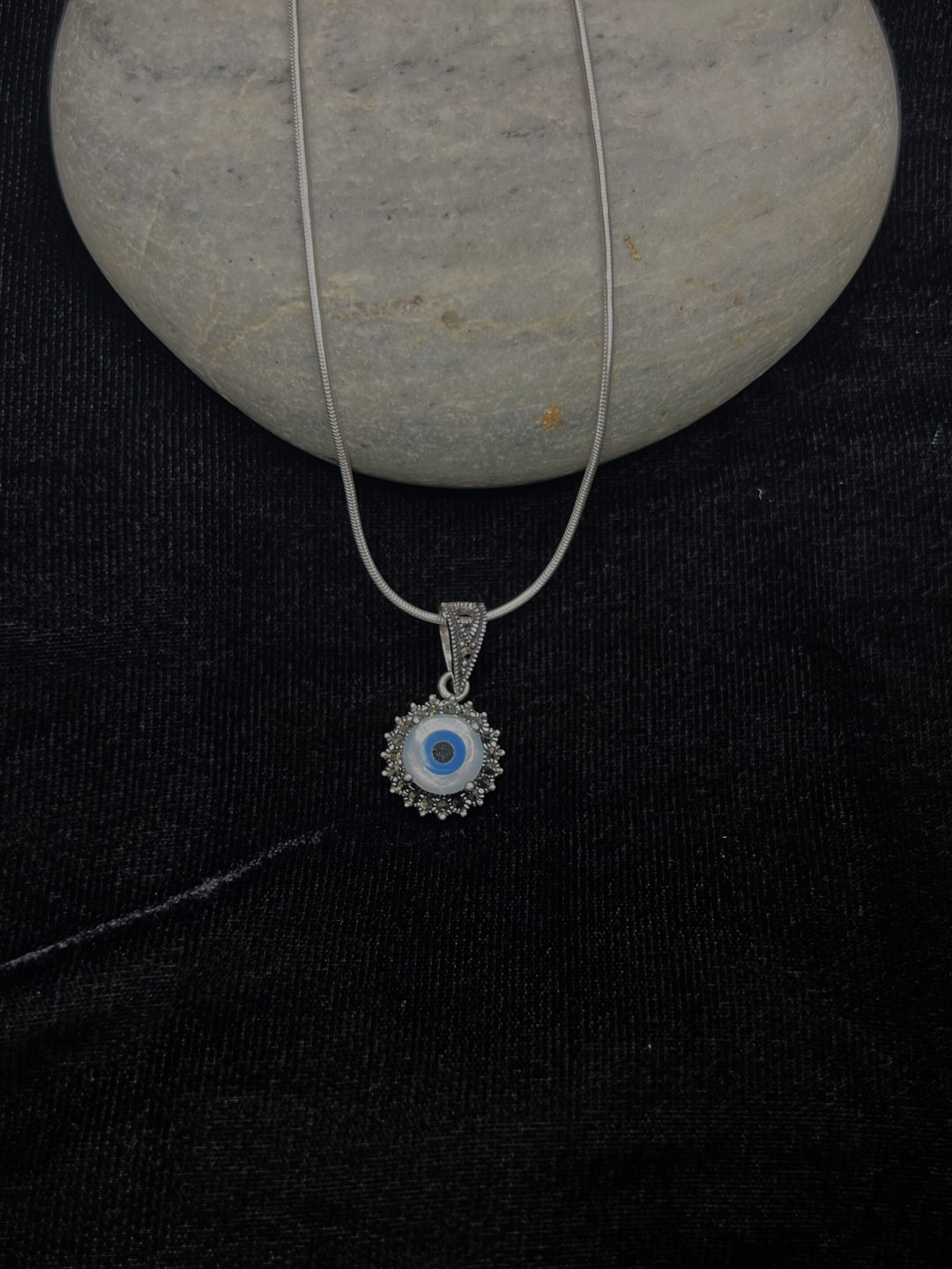 Arte Jewels 92.5 Sterling Silver Circular Pendent With Chain