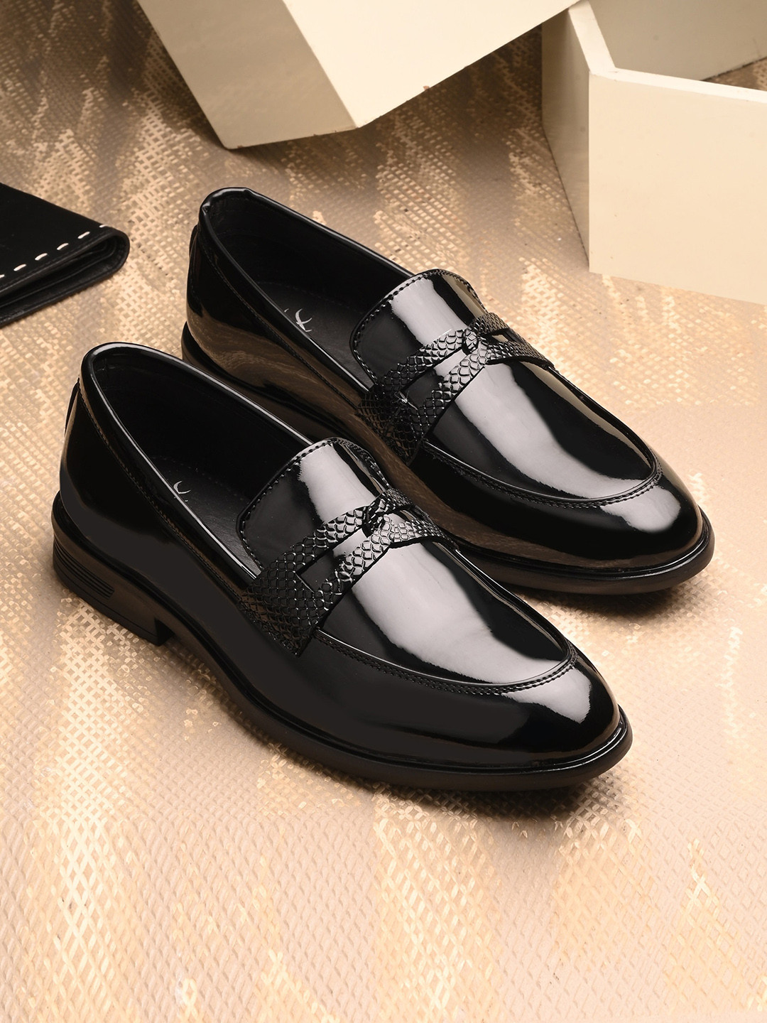 House of Pataudi Men Textured Round Toe Leather Formal Loafers