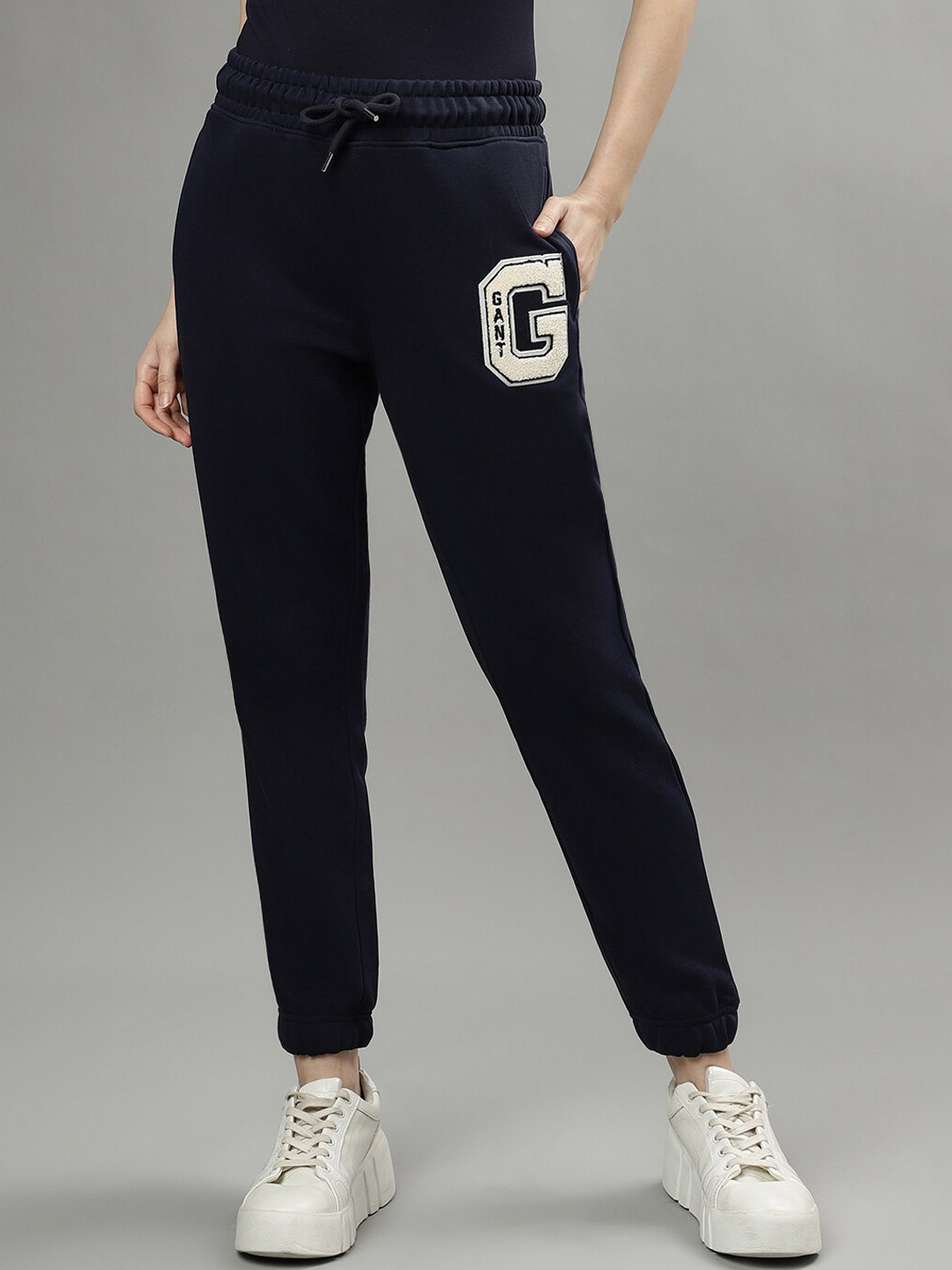 GANT Solid Mid-Rise Relaxed Fit Sweat Pants
