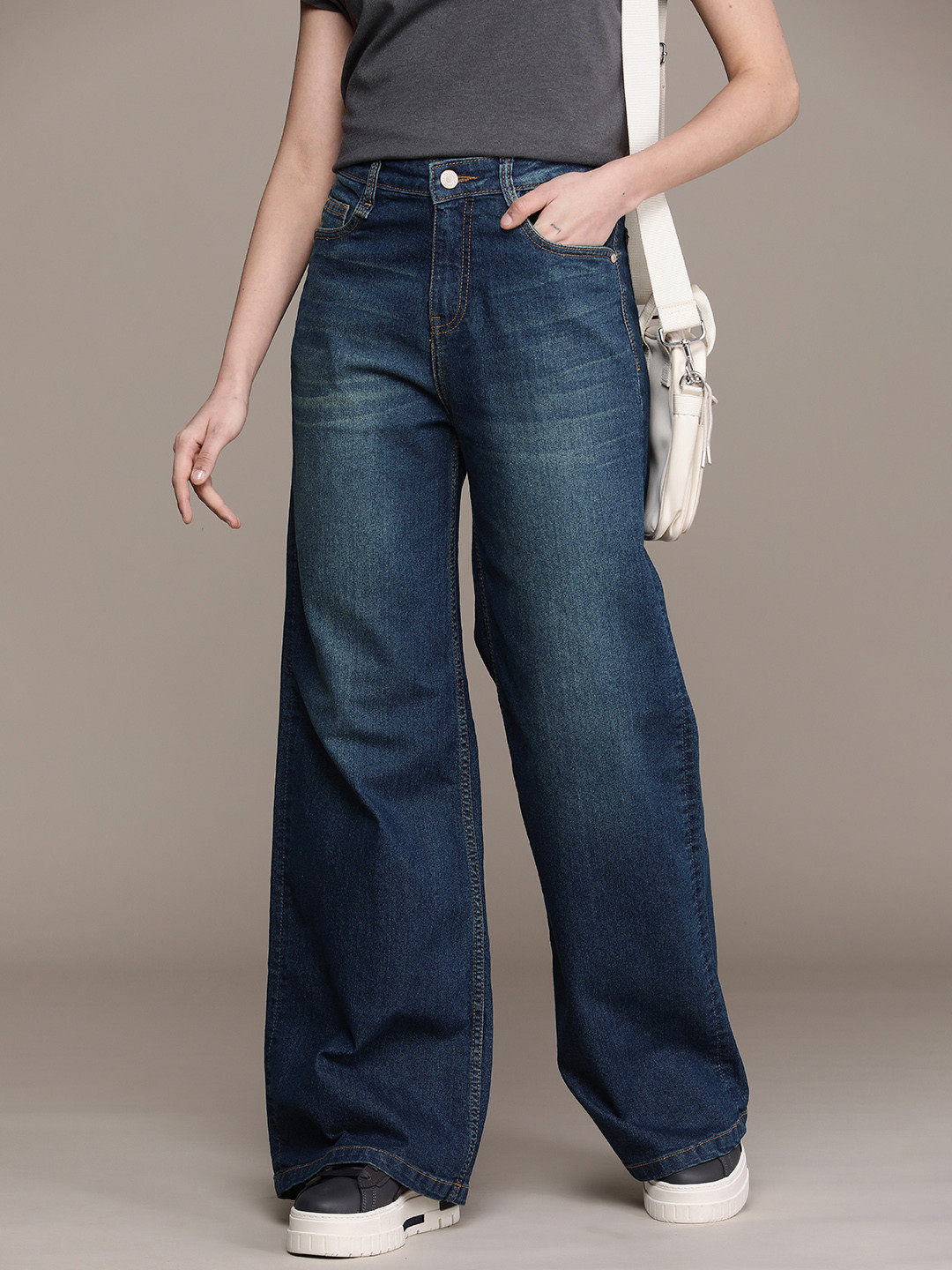 The Roadster Life Co. Women Wide Leg Light Fade Stretchable Jeans