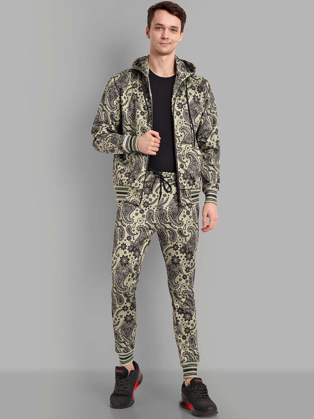 GO DEVIL Hooded Paisely Printed Sweatshirt With Joggers