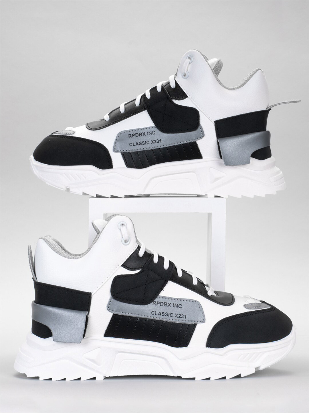 RapidBox Men Colourblocked Sneakers