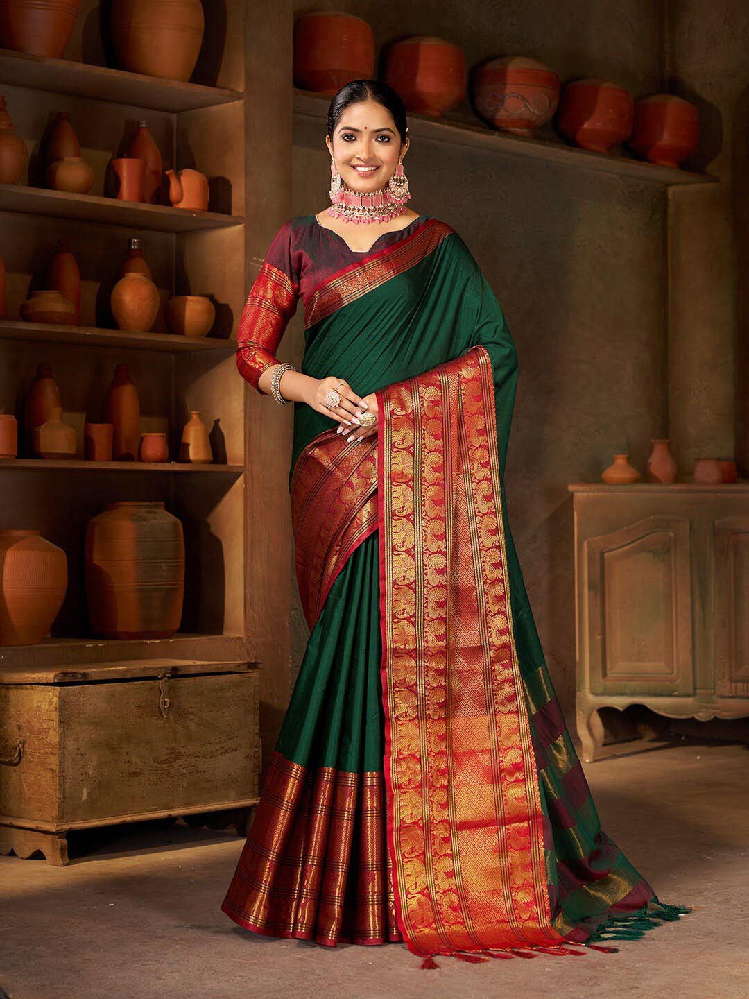 MAGNEITTA Ethnic Motifs Woven Design Zari Narayan Peth Saree