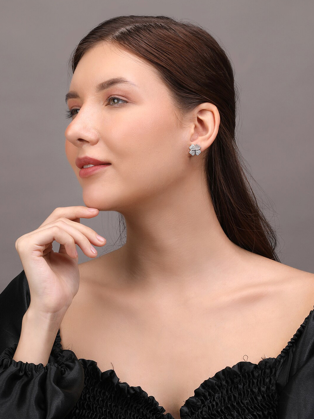 Silver Chest 925 Silver Heart Shaped Stud Earrings