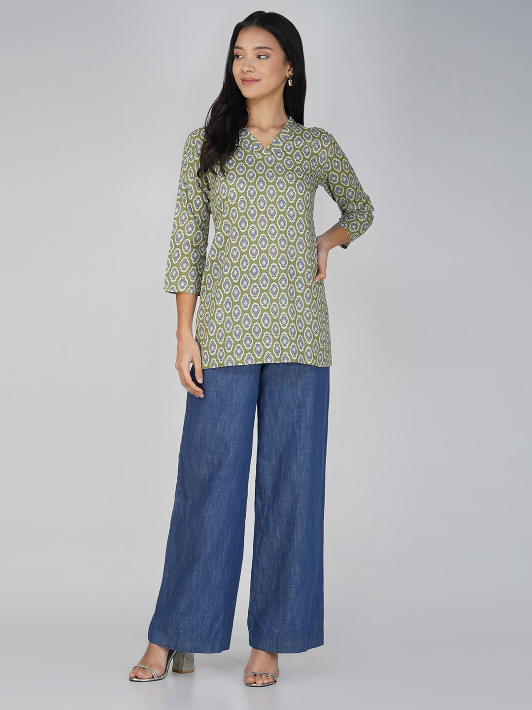 SPARSA Ethnic Motifs Printed V-Neck Cotton Top