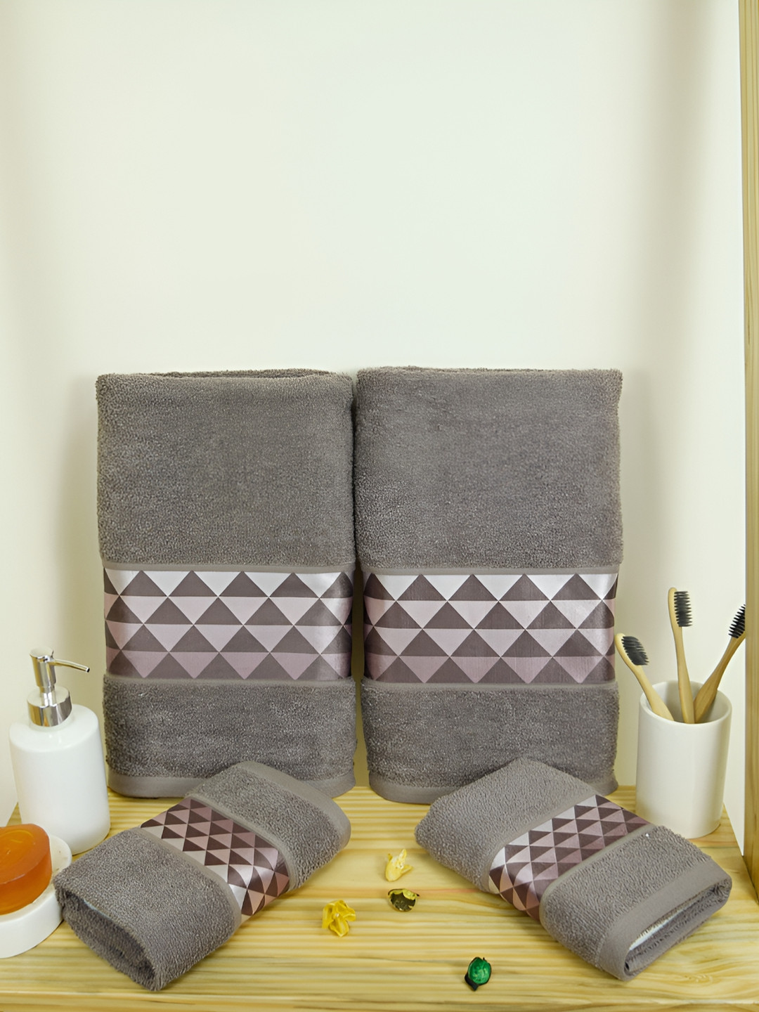 Aura Art Gallary Brown 4 Pieces Printed Cotton 380 GSM Towels